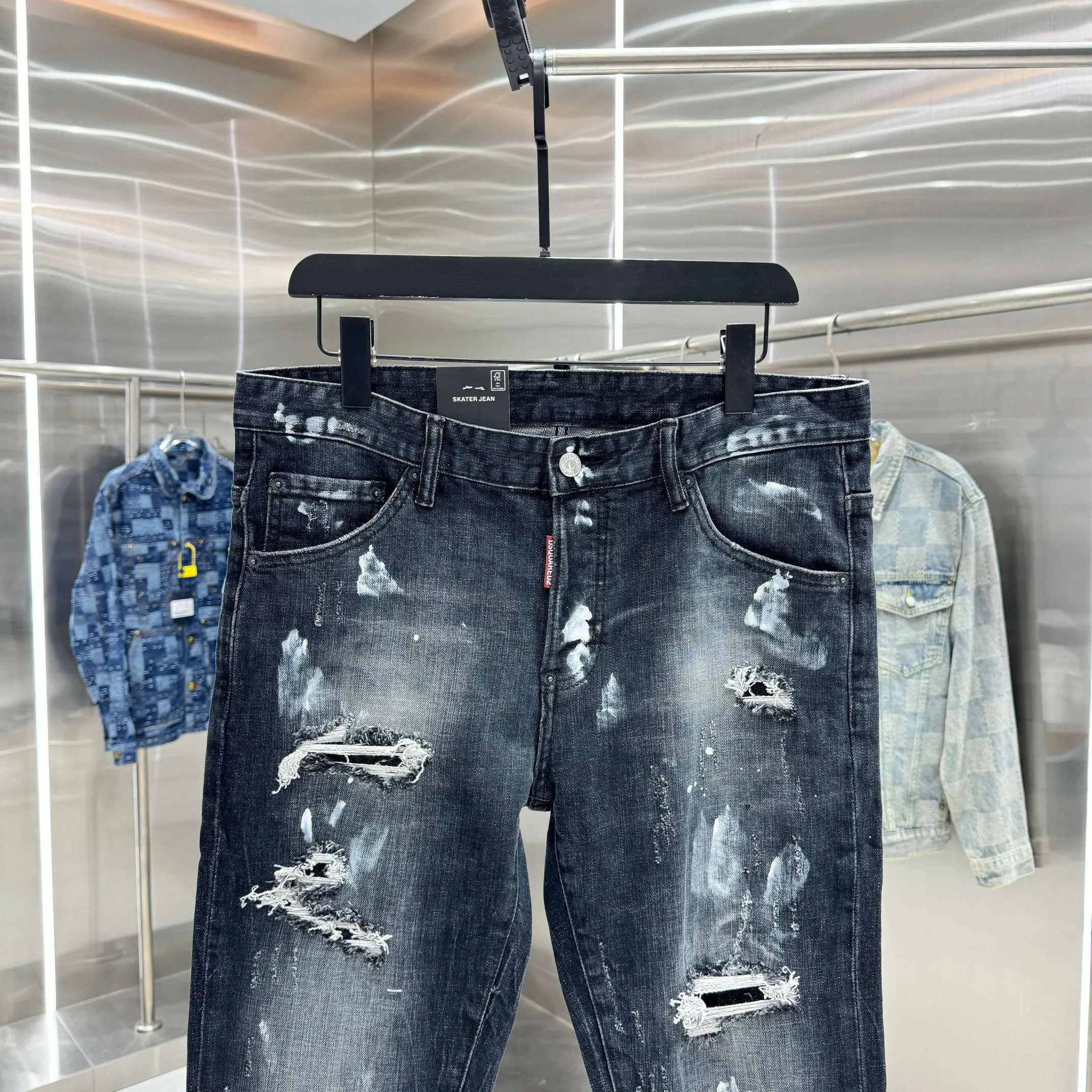 P300 DSQUARED2 graffiti hole washed craft street fashion slim fit stretch jeans Color Black Size 30 32 34 36 38 40