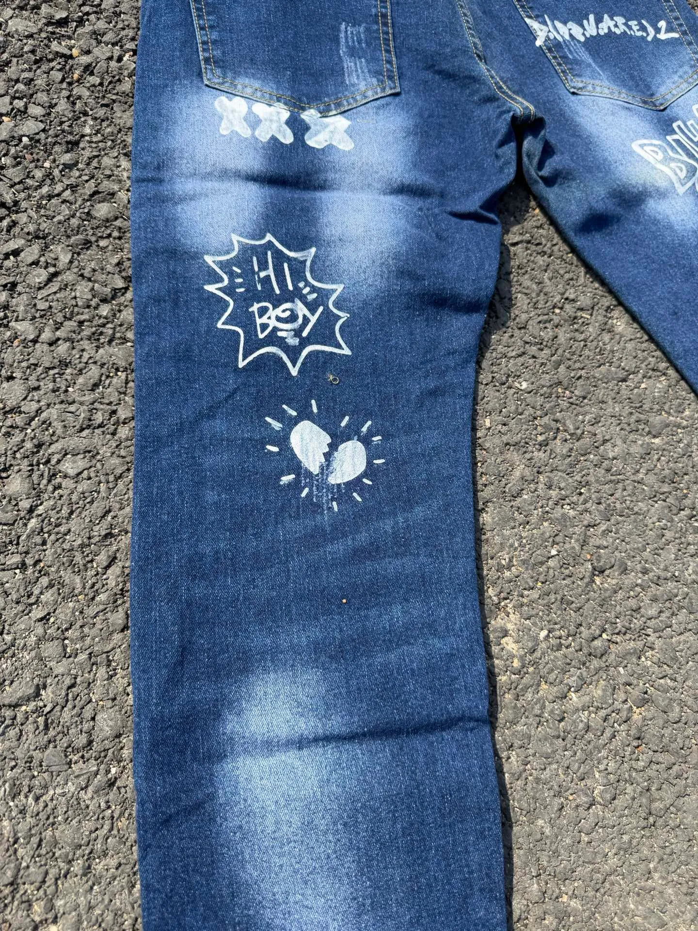 P186 💰 D2 new embroidered men's ripped trendy jeans, elastic personalized patches, slim fit, beggar's pants with small feet, top-quality materials, super soft high cotton washed denim fabric, each piece of washed denim fabric costs up to three times more than the conventional process. The touch is extremely delicate and the texture is very good. The whole body is simple and elegant. The back pocket of the trousers uses high-end direct injection technology. It is extremely exquisite. Full marks for details. Color: Picture color Size: 30-22-34-36 (corresponding to M-L-XL-XXL)