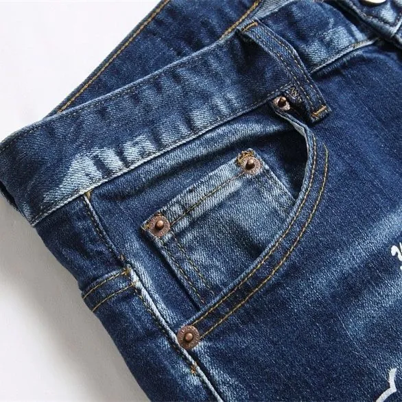 P186 💰 D2 new embroidered men's ripped trendy jeans, elastic personalized patches, slim fit, beggar's pants with small feet, top-quality materials, super soft high cotton washed denim fabric, each piece of washed denim fabric costs up to three times more than the conventional process. The touch is extremely delicate and the texture is very good. The whole body is simple and elegant. The back pocket of the trousers uses high-end direct injection technology. It is extremely exquisite. Full marks for details. Color: Picture color Size: 30-22-34-36 (corresponding to M-L-XL-XXL)