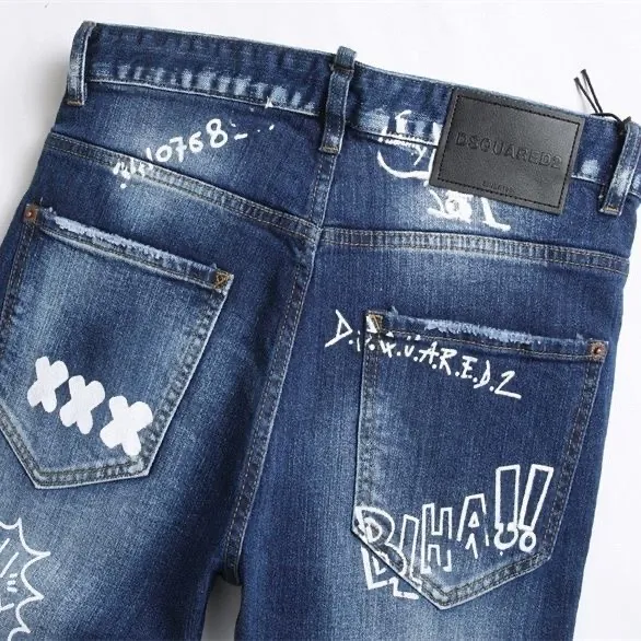 P186 💰 D2 new embroidered men's ripped trendy jeans, elastic personalized patches, slim fit, beggar's pants with small feet, top-quality materials, super soft high cotton washed denim fabric, each piece of washed denim fabric costs up to three times more than the conventional process. The touch is extremely delicate and the texture is very good. The whole body is simple and elegant. The back pocket of the trousers uses high-end direct injection technology. It is extremely exquisite. Full marks for details. Color: Picture color Size: 30-22-34-36 (corresponding to M-L-XL-XXL)