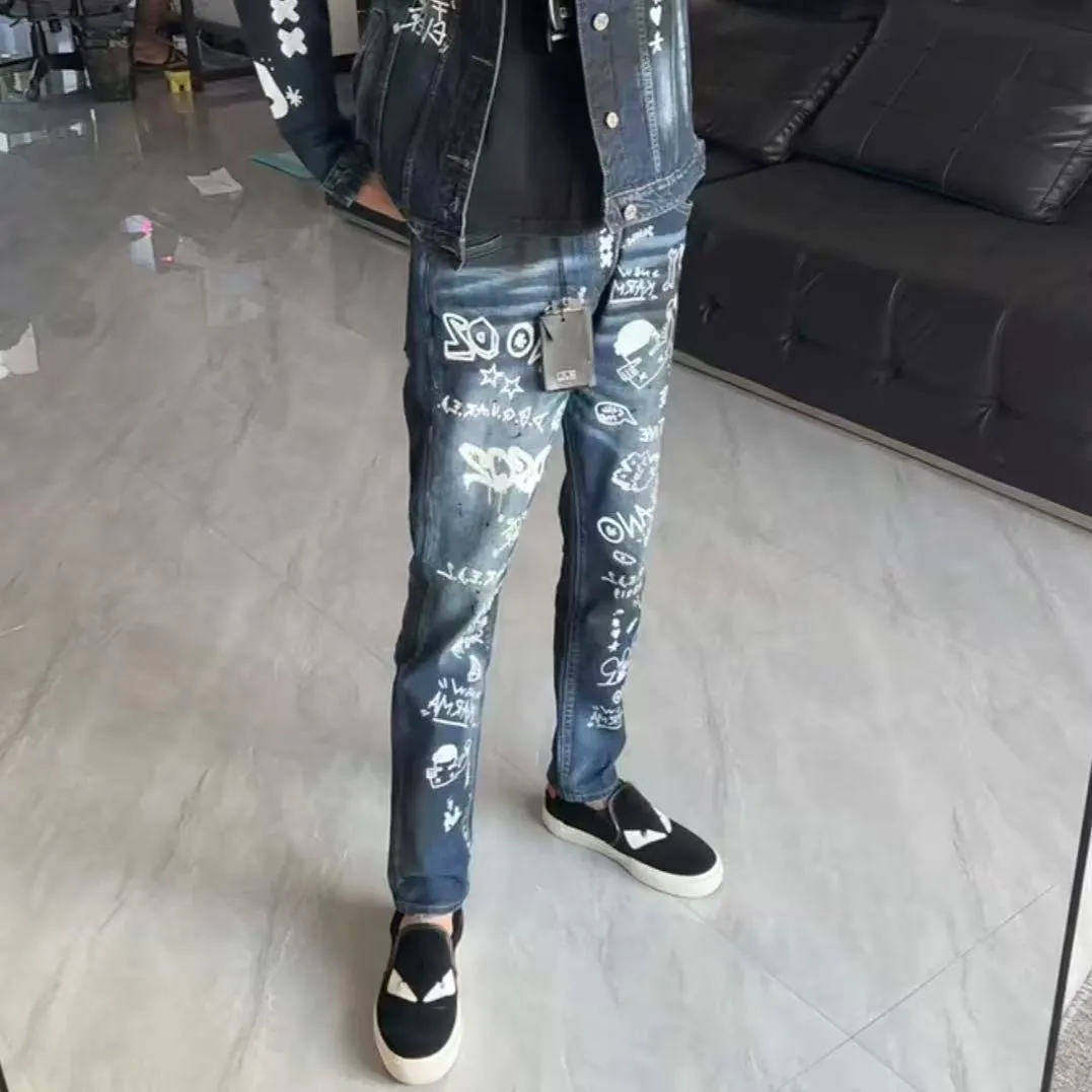 P186 💰 D2 new embroidered men's ripped trendy jeans, elastic personalized patches, slim fit, beggar's pants with small feet, top-quality materials, super soft high cotton washed denim fabric, each piece of washed denim fabric costs up to three times more than the conventional process. The touch is extremely delicate and the texture is very good. The whole body is simple and elegant. The back pocket of the trousers uses high-end direct injection technology. It is extremely exquisite. Full marks for details. Color: Picture color Size: 30-22-34-36 (corresponding to M-L-XL-XXL)