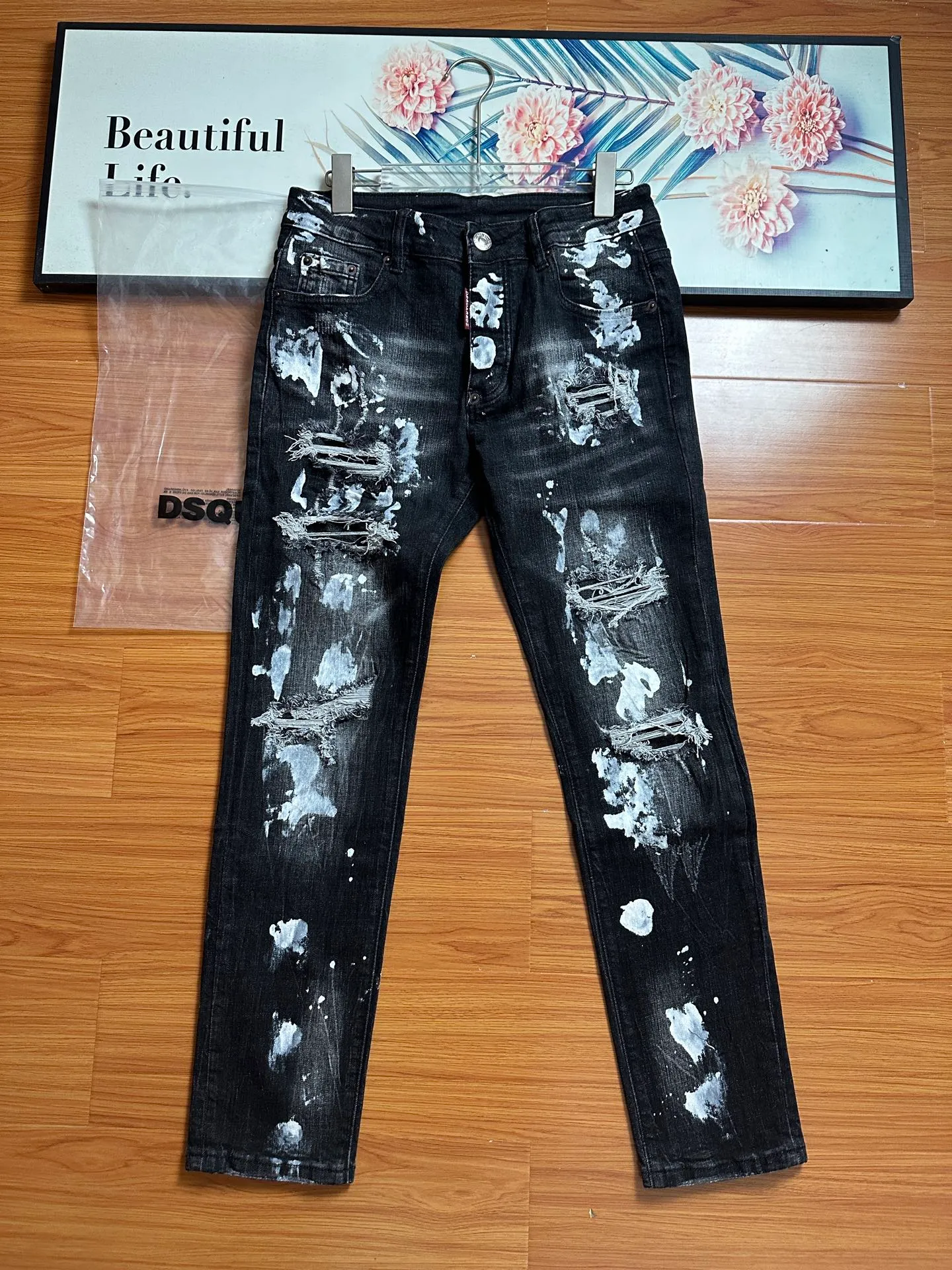P290 💰 D2 new slim-fitting light luxury washed red leather jeans Color: black Fabric: pure cotton denim Size: 28 29 30 31