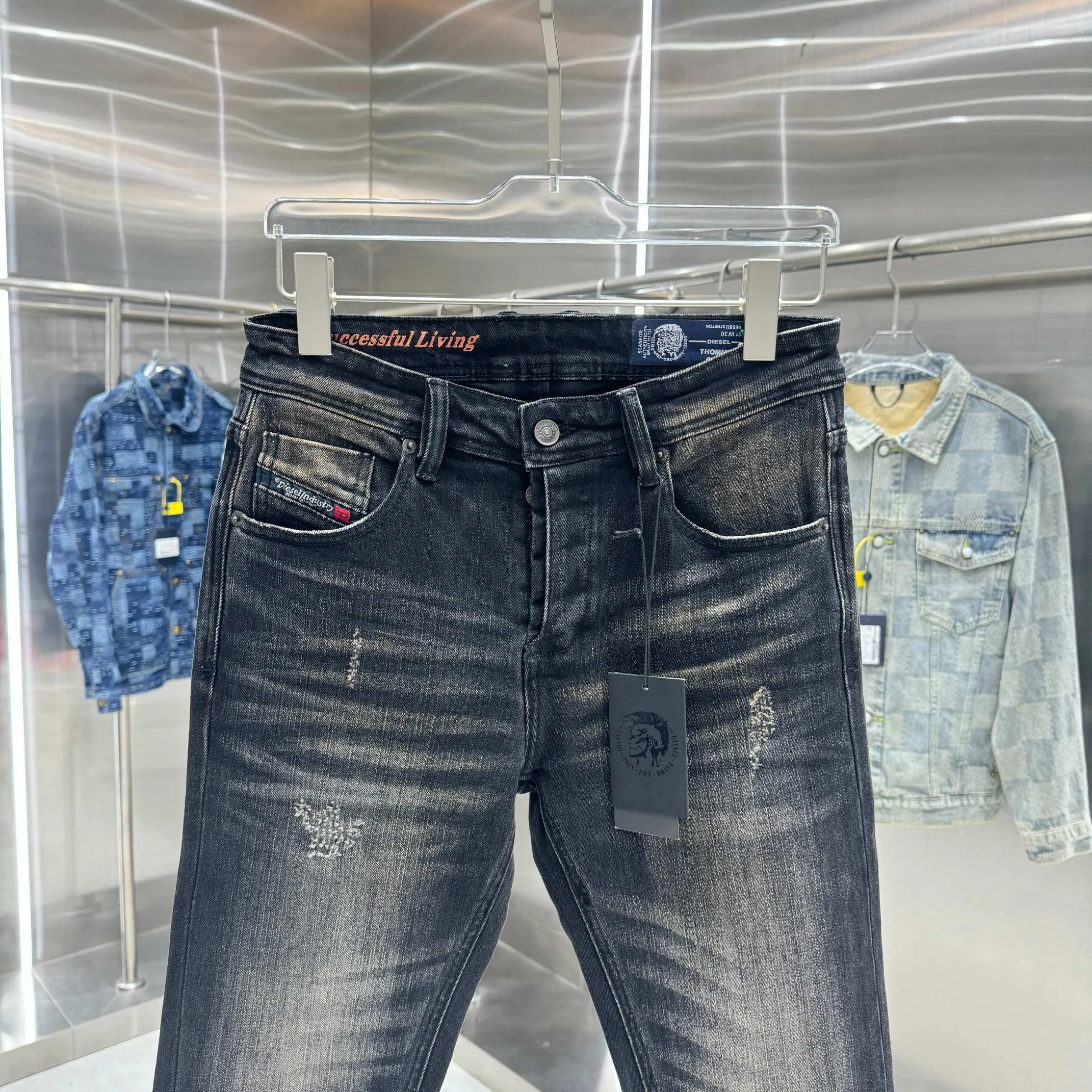 P300 DSQUARED2 Frayed Street Fashion Slim Fit Small Legs Stretch Jeans Color Black Size 30 32 34 36 38 40