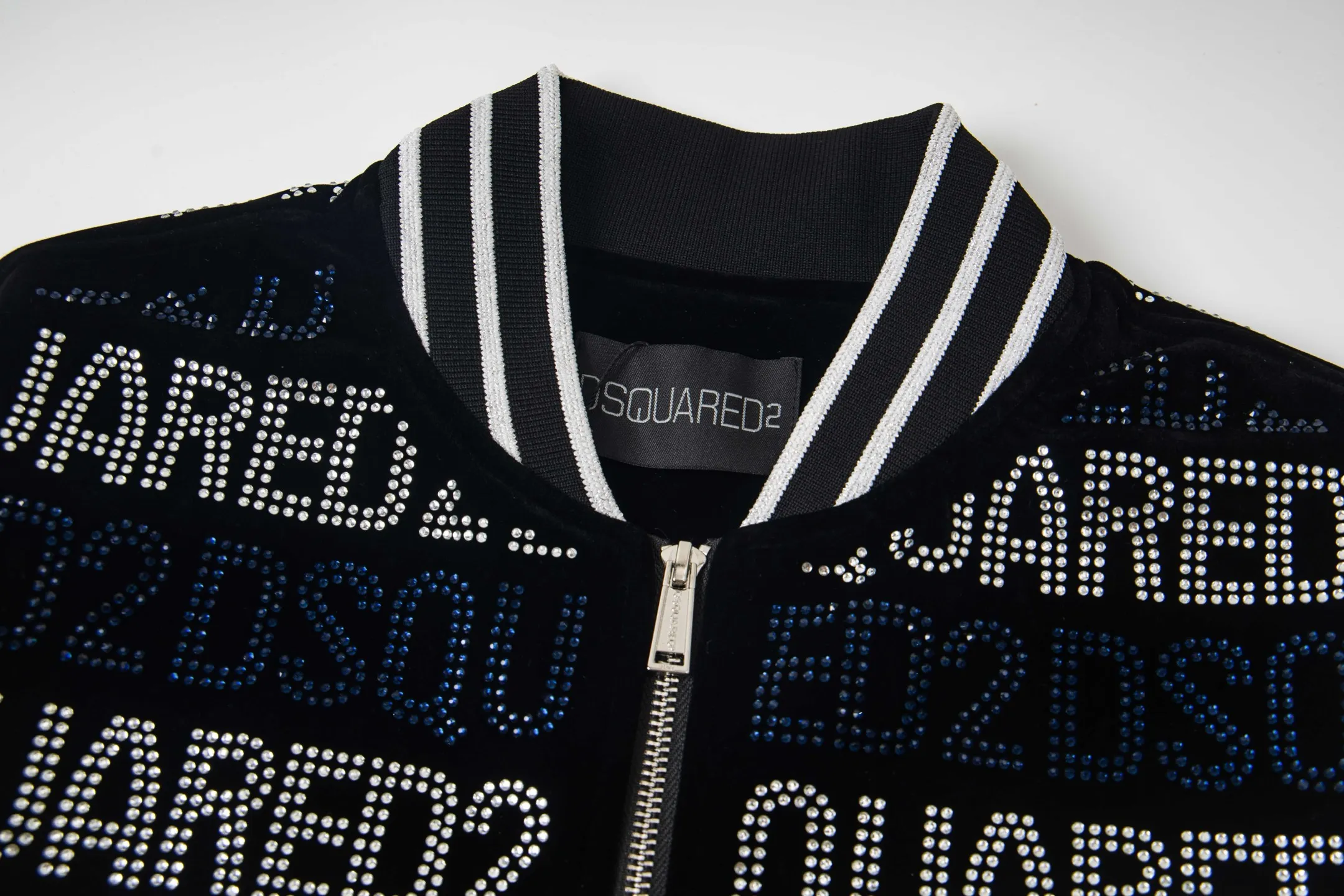P600 D S Q 2 super high-end black velvet, brand new popular men's zipper jacket with high-end Middle Eastern diamond workmanship, high-end real thing, very fashionable, and the upper body is incomparably handsome.