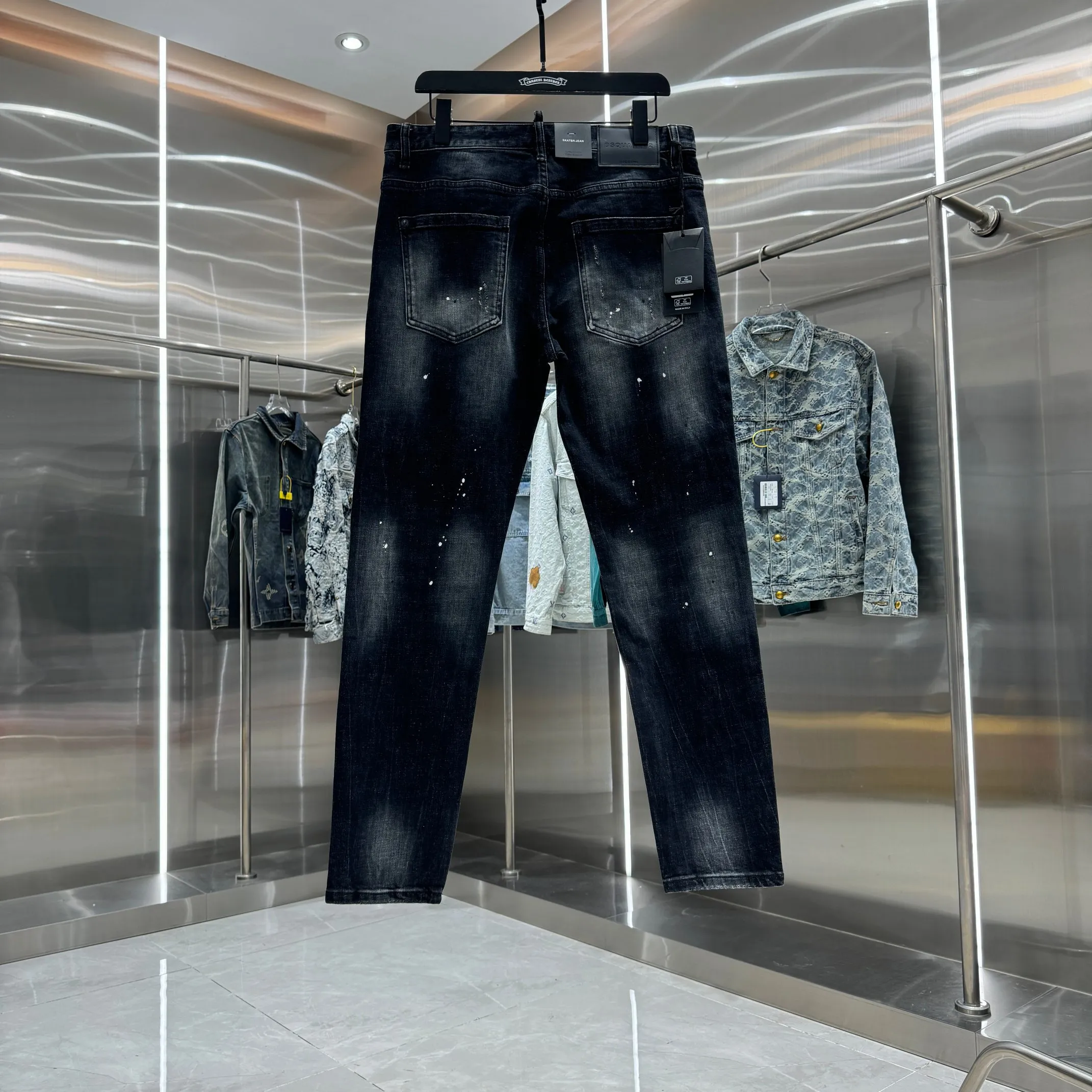 P300 DSQUARED2 Graffiti hole craft street fashion slim fit stretch jeans Color Black Size 30 32 34 36 38 40