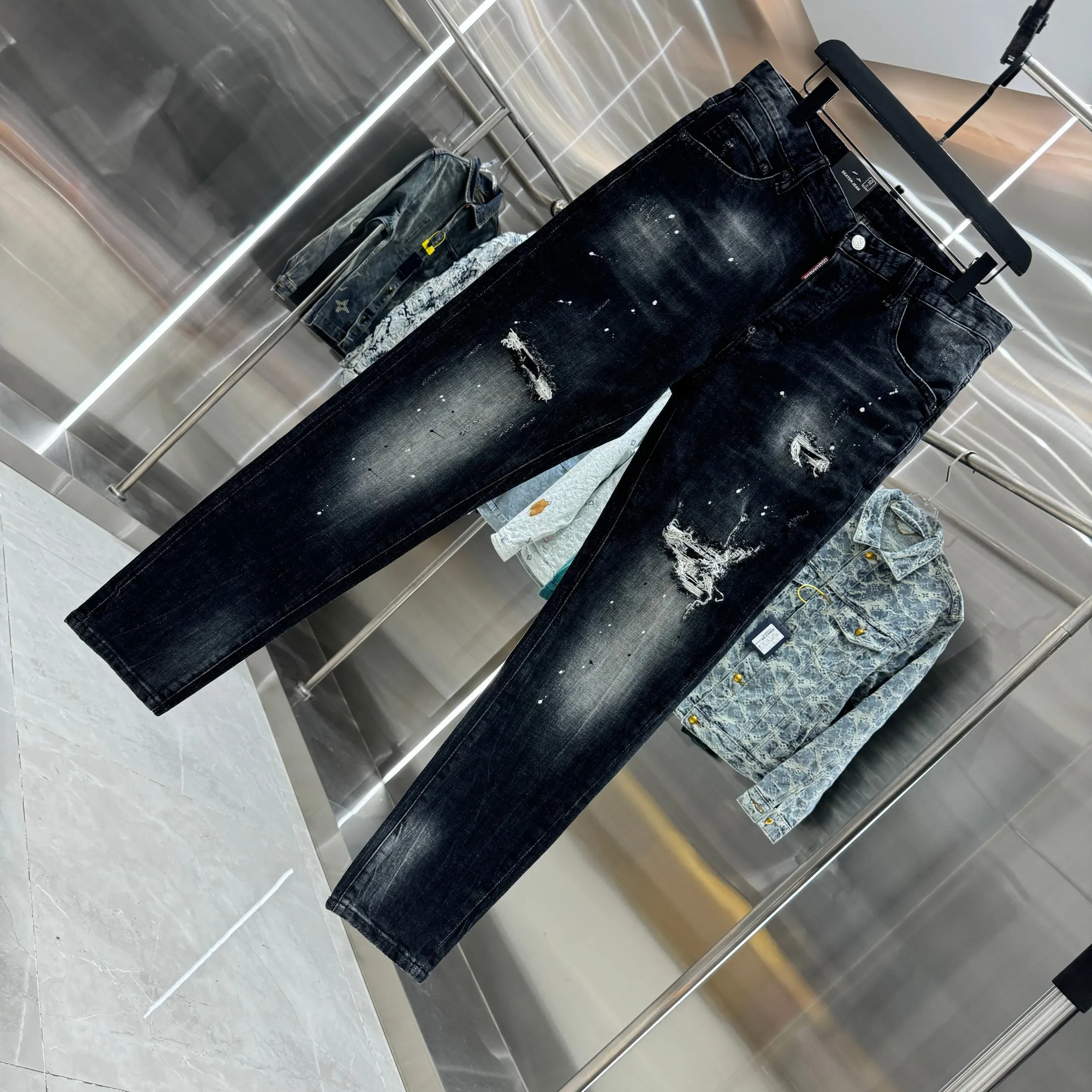 P300 DSQUARED2 Graffiti hole craft street fashion slim fit stretch jeans Color Black Size 30 32 34 36 38 40
