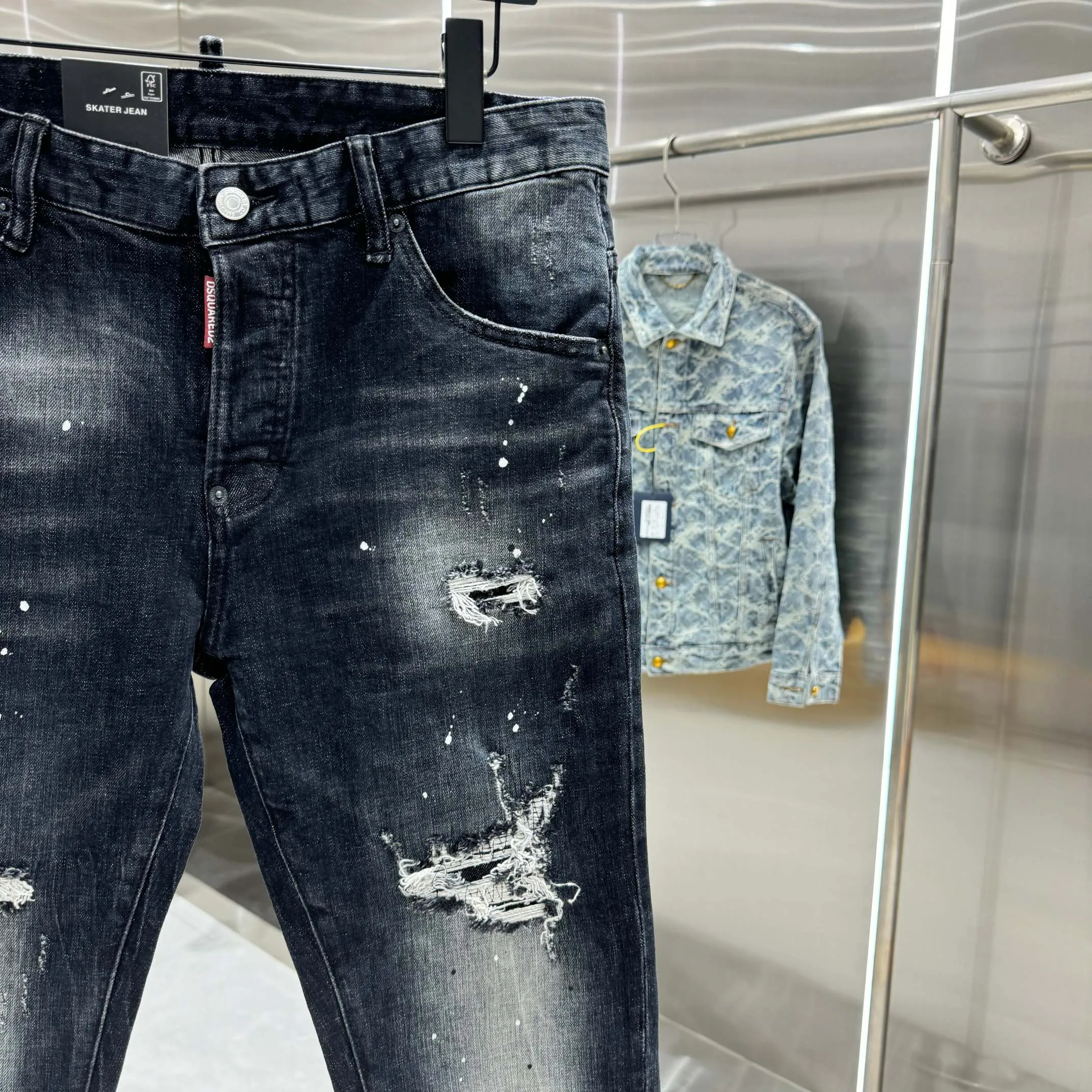 P300 DSQUARED2 Graffiti hole craft street fashion slim fit stretch jeans Color Black Size 30 32 34 36 38 40