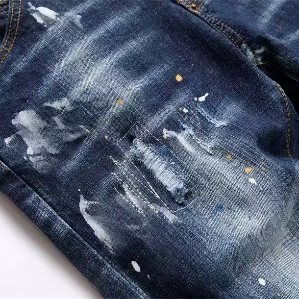 P186 💰 D2 new embroidered men's ripped trendy jeans, elastic personalized patches, slim fit, beggar's pants with small feet, top-quality materials, super soft high cotton washed denim fabric, each piece of washed denim fabric costs up to three times more than the conventional process. The touch is extremely delicate and the texture is very good. The whole body is simple and elegant. The back pocket of the trousers uses high-end direct injection technology. It is extremely exquisite. Full marks for details. Color: Picture color Size: 30-32-34-36 (corresponding to M-L-XL-XXL)