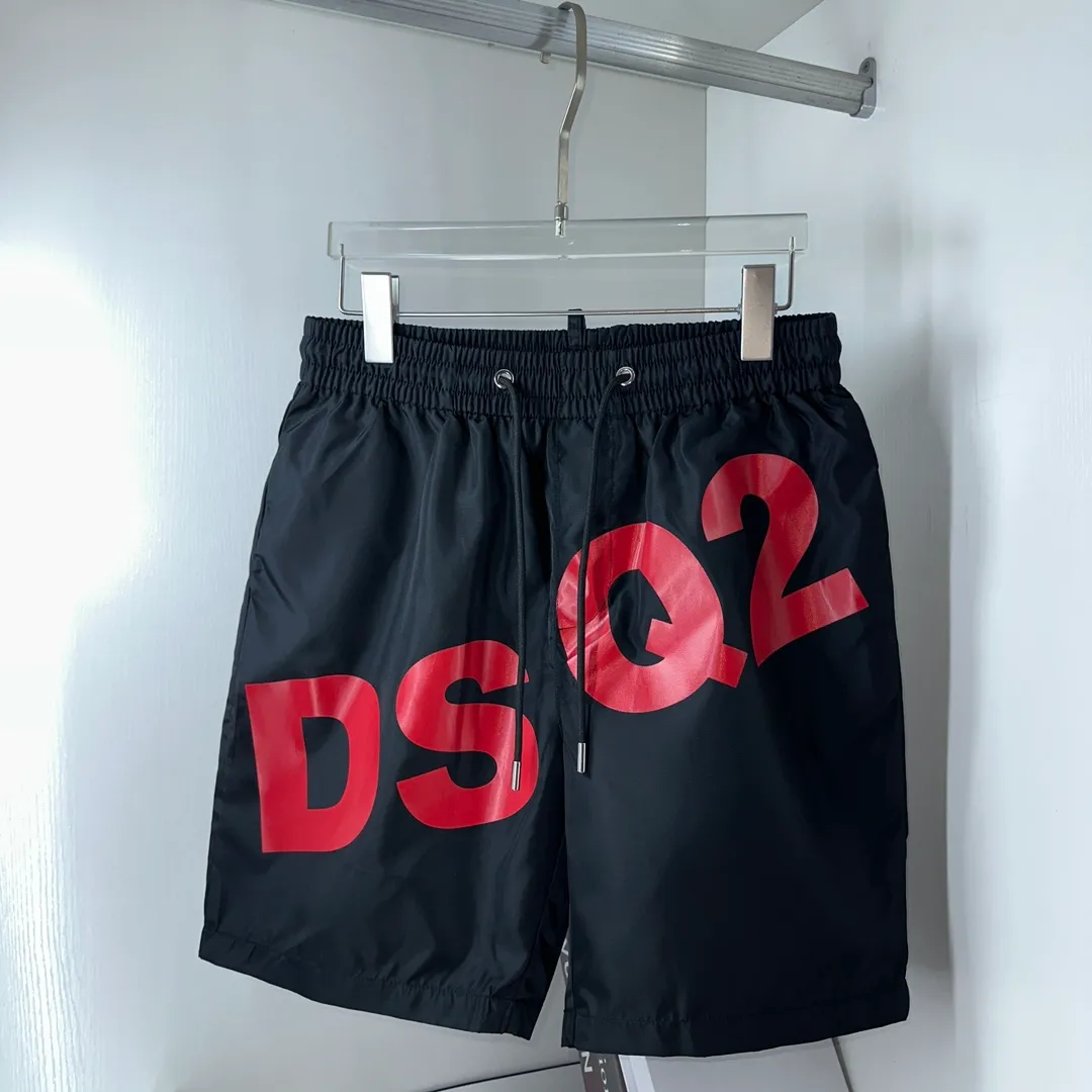 P180, DSQ, 2024 new summer wear, synchronized with the official website. The style is simple but not simple, super stylish. The mesh beach shorts use imported 100% fiber super-heavy hand printing technology, especially the logo decorative design. They are very fashionable. I have to praise their grasp of details. The colors are fashionable and super versatile. You can wear them to walk in every city and every occasion. It is relaxed and fashionable enough! 🍻 Size: M~3X (loose style) Please state your height and weight when placing an order