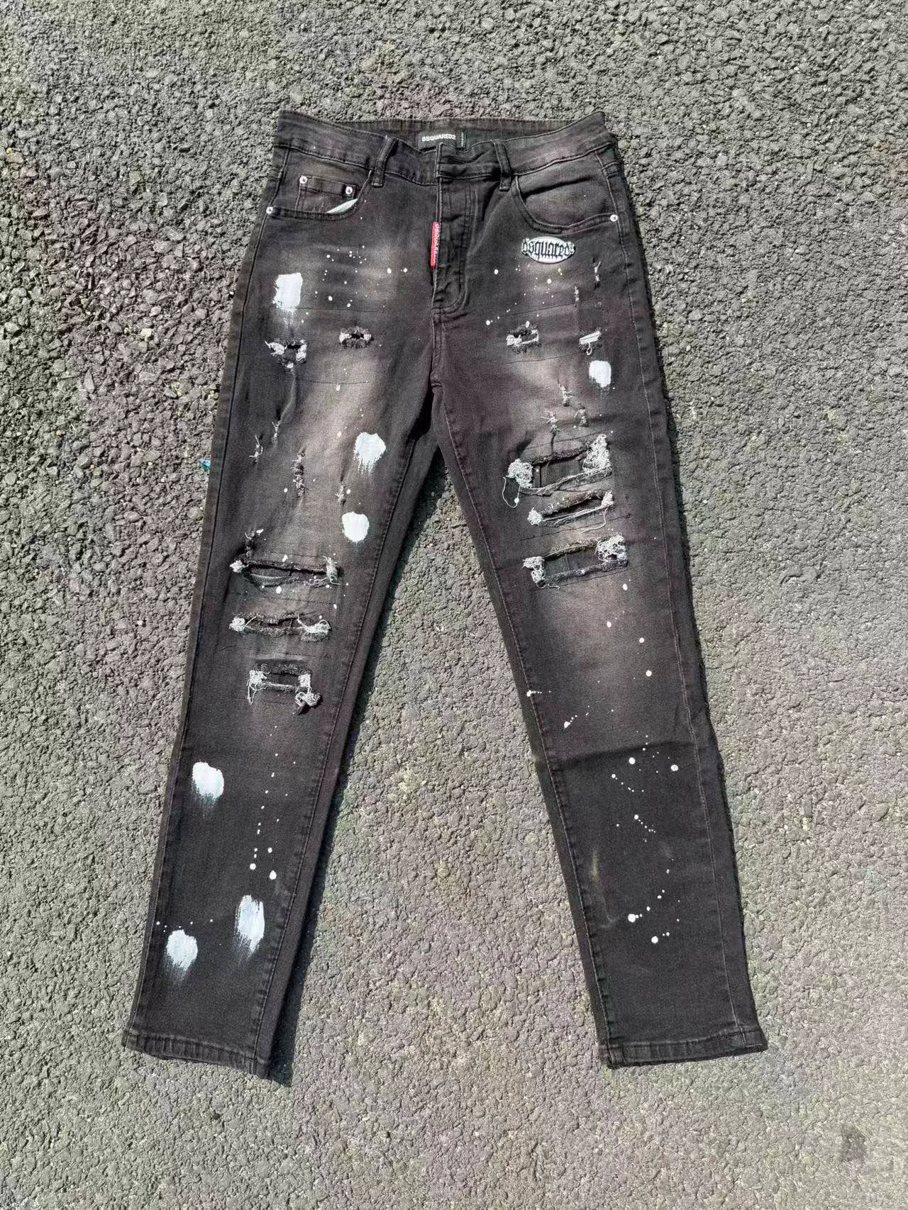 P186 💰 D2 new embroidered men's ripped trendy jeans, elastic personalized patches, slim fit, beggar's pants with small feet, top-quality materials, super soft high cotton washed denim fabric, each piece of washed denim fabric costs up to three times more than the conventional process. The touch is extremely delicate and the texture is very good. The whole body is simple and elegant. The back pocket of the trousers uses high-end direct injection technology. It is extremely exquisite. Full marks for details. Color: Picture color Size: 30-22-34-36 (corresponding to M-L-XL-XXL)