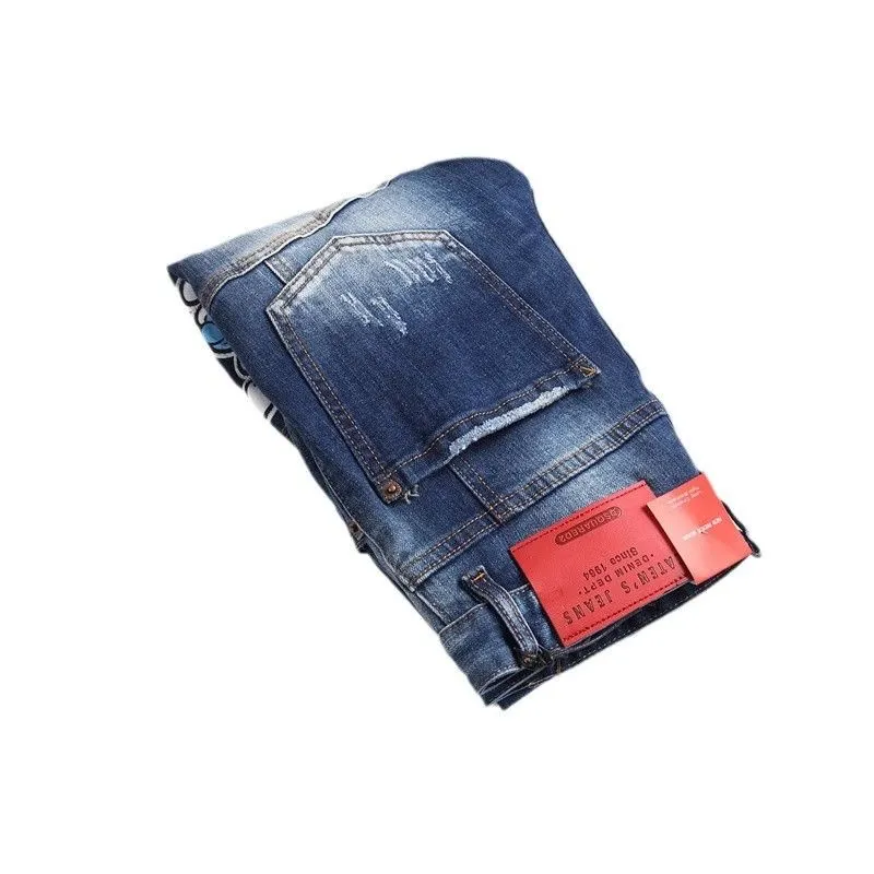 P186 💰 D2 new embroidered men's ripped trendy jeans, elastic personalized patches, slim fit, beggar's pants with small feet, top-quality materials, super soft high cotton washed denim fabric, each piece of washed denim fabric costs up to three times more than the conventional process. The touch is extremely delicate and the texture is very good. The whole body is simple and elegant. The back pocket of the trousers uses high-end direct injection technology. It is extremely exquisite. Full marks for details. Color: Picture color Size: 30-32-34-36 (corresponding to M-L-XL-XXL)