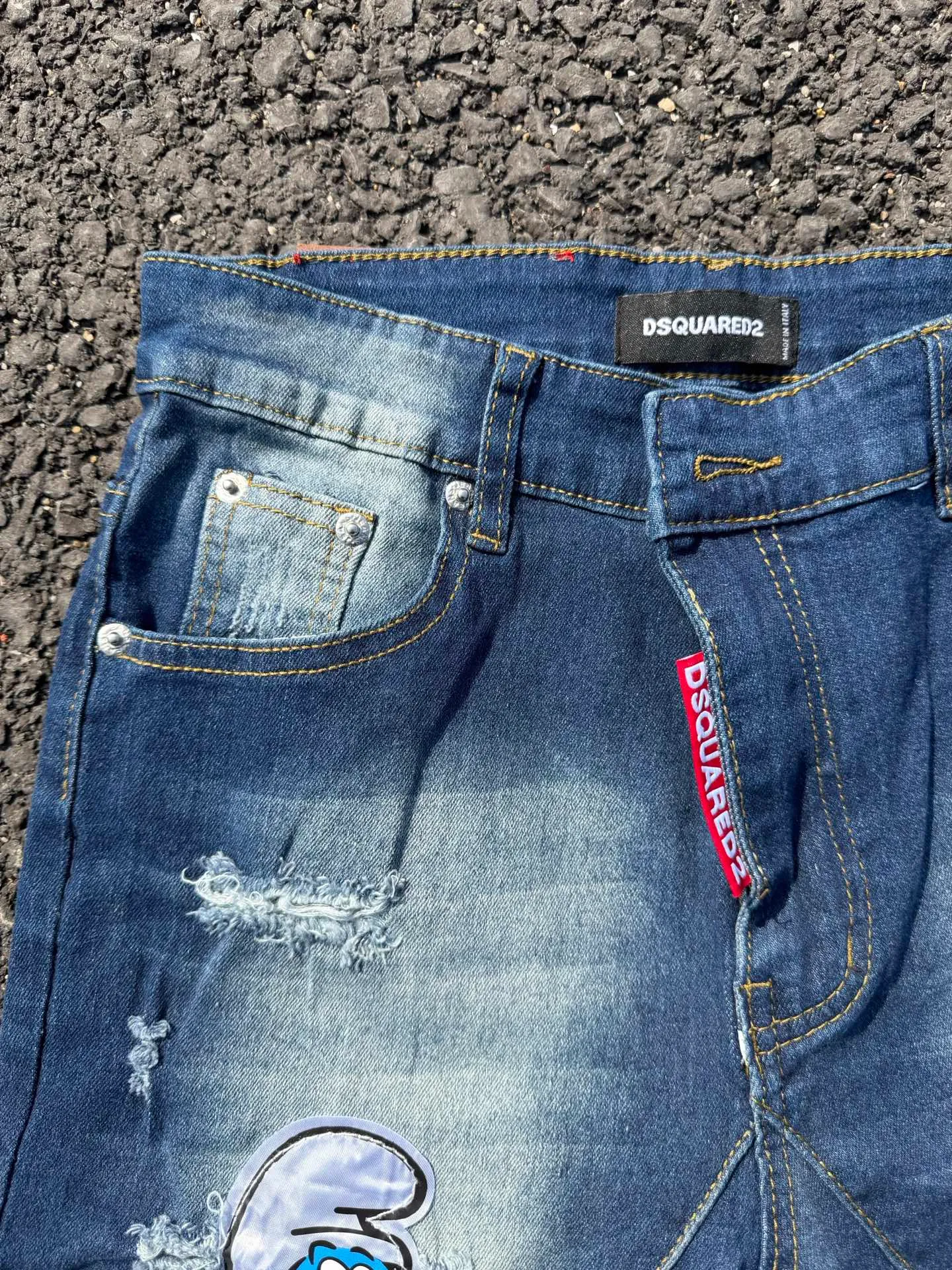 P186 💰 D2 new embroidered men's ripped trendy jeans, elastic personalized patches, slim fit, beggar's pants with small feet, top-quality materials, super soft high cotton washed denim fabric, each piece of washed denim fabric costs up to three times more than the conventional process. The touch is extremely delicate and the texture is very good. The whole body is simple and elegant. The back pocket of the trousers uses high-end direct injection technology. It is extremely exquisite. Full marks for details. Color: Picture color Size: 30-32-34-36 (corresponding to M-L-XL-XXL)