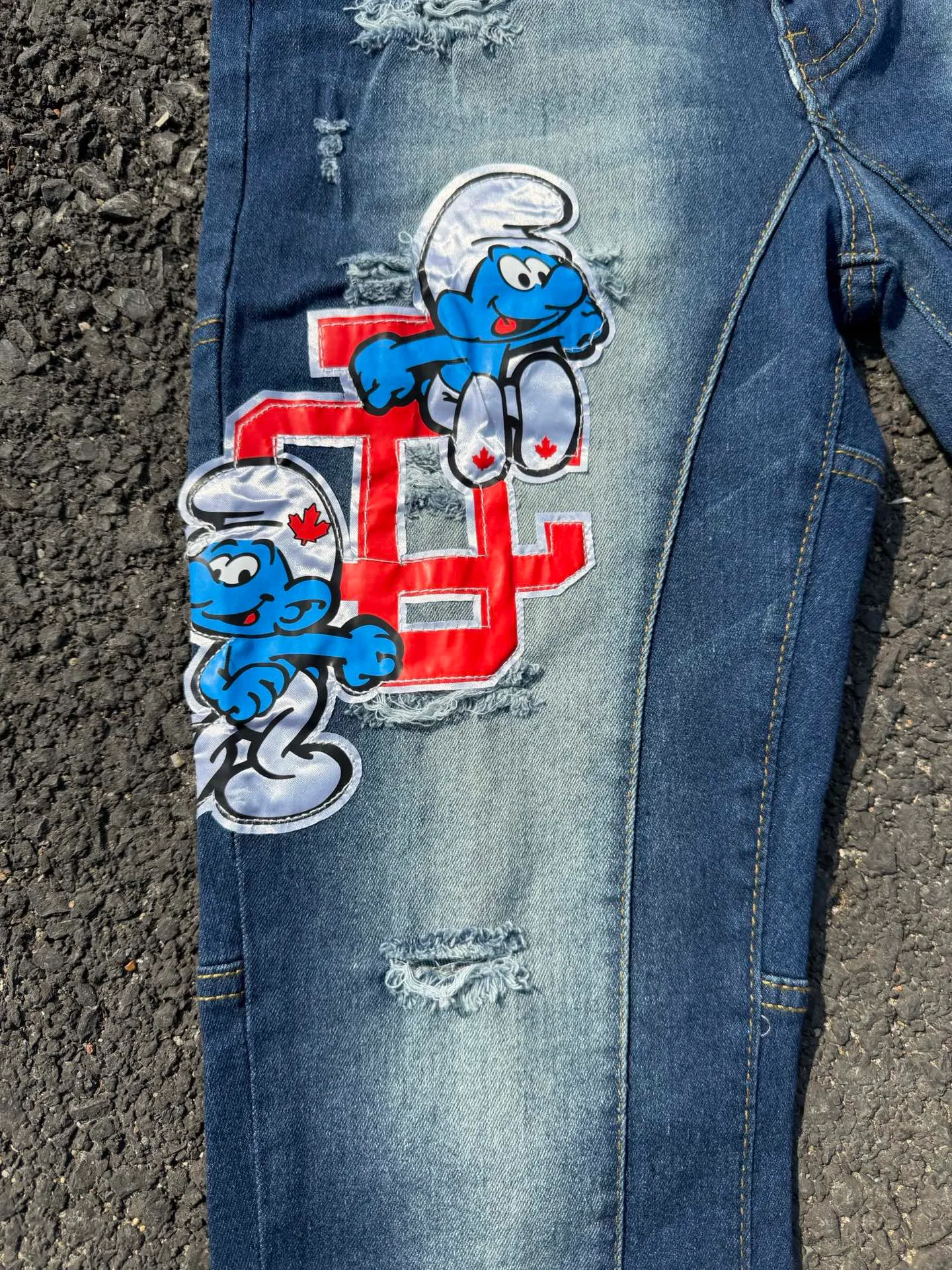 P186 💰 D2 new embroidered men's ripped trendy jeans, elastic personalized patches, slim fit, beggar's pants with small feet, top-quality materials, super soft high cotton washed denim fabric, each piece of washed denim fabric costs up to three times more than the conventional process. The touch is extremely delicate and the texture is very good. The whole body is simple and elegant. The back pocket of the trousers uses high-end direct injection technology. It is extremely exquisite. Full marks for details. Color: Picture color Size: 30-32-34-36 (corresponding to M-L-XL-XXL)