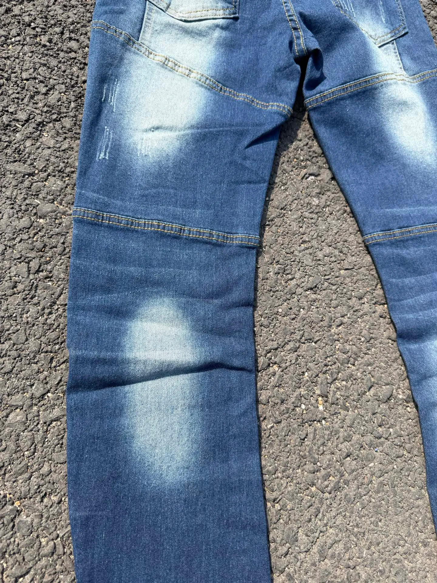 P186 💰 D2 new embroidered men's ripped trendy jeans, elastic personalized patches, slim fit, beggar's pants with small feet, top-quality materials, super soft high cotton washed denim fabric, each piece of washed denim fabric costs up to three times more than the conventional process. The touch is extremely delicate and the texture is very good. The whole body is simple and elegant. The back pocket of the trousers uses high-end direct injection technology. It is extremely exquisite. Full marks for details. Color: Picture color Size: 30-32-34-36 (corresponding to M-L-XL-XXL)