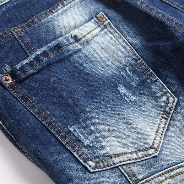 P186 💰 D2 new embroidered men's ripped trendy jeans, elastic personalized patches, slim fit, beggar's pants with small feet, top-quality materials, super soft high cotton washed denim fabric, each piece of washed denim fabric costs up to three times more than the conventional process. The touch is extremely delicate and the texture is very good. The whole body is simple and elegant. The back pocket of the trousers uses high-end direct injection technology. It is extremely exquisite. Full marks for details. Color: Picture color Size: 30-32-34-36 (corresponding to M-L-XL-XXL)