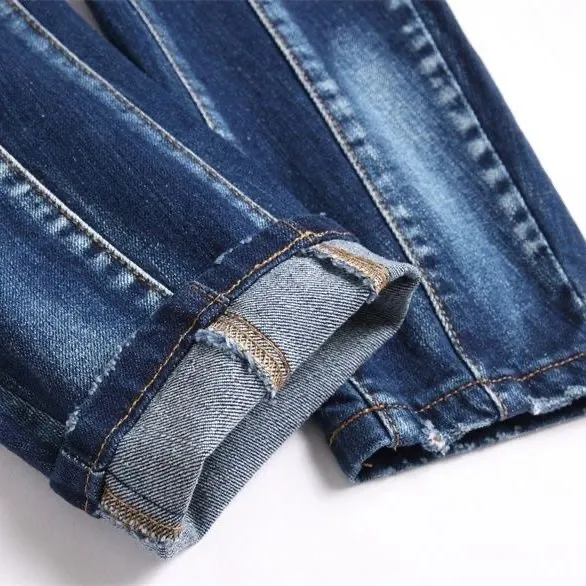 P186 💰 D2 new embroidered men's ripped trendy jeans, elastic personalized patches, slim fit, beggar's pants with small feet, top-quality materials, super soft high cotton washed denim fabric, each piece of washed denim fabric costs up to three times more than the conventional process. The touch is extremely delicate and the texture is very good. The whole body is simple and elegant. The back pocket of the trousers uses high-end direct injection technology. It is extremely exquisite. Full marks for details. Color: Picture color Size: 30-32-34-36 (corresponding to M-L-XL-XXL)