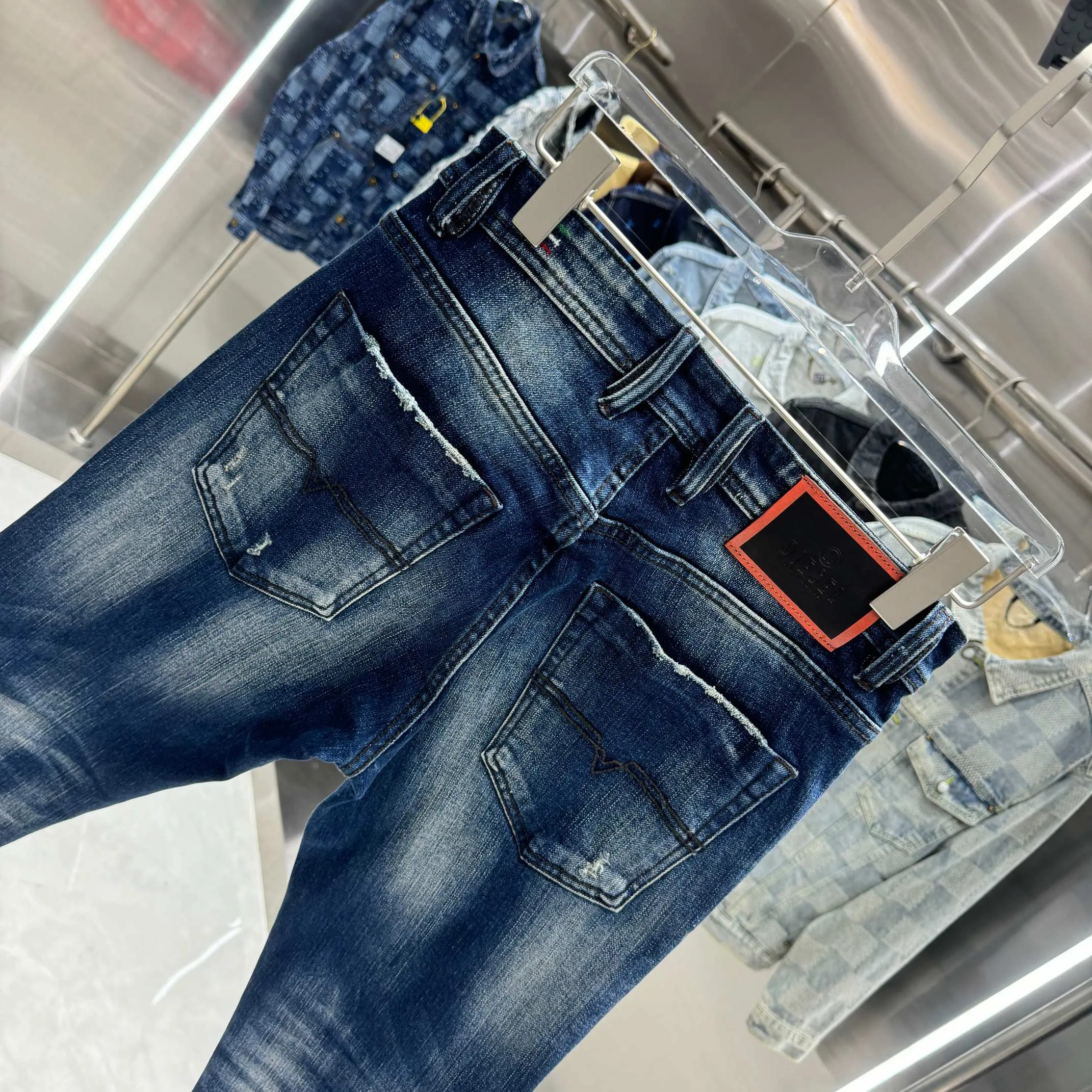 P300 DSQUARED2 Heavy-duty washed and frayed street trend slim-fitting stretch jeans Color Blue Size 30 32 34 36 38 40