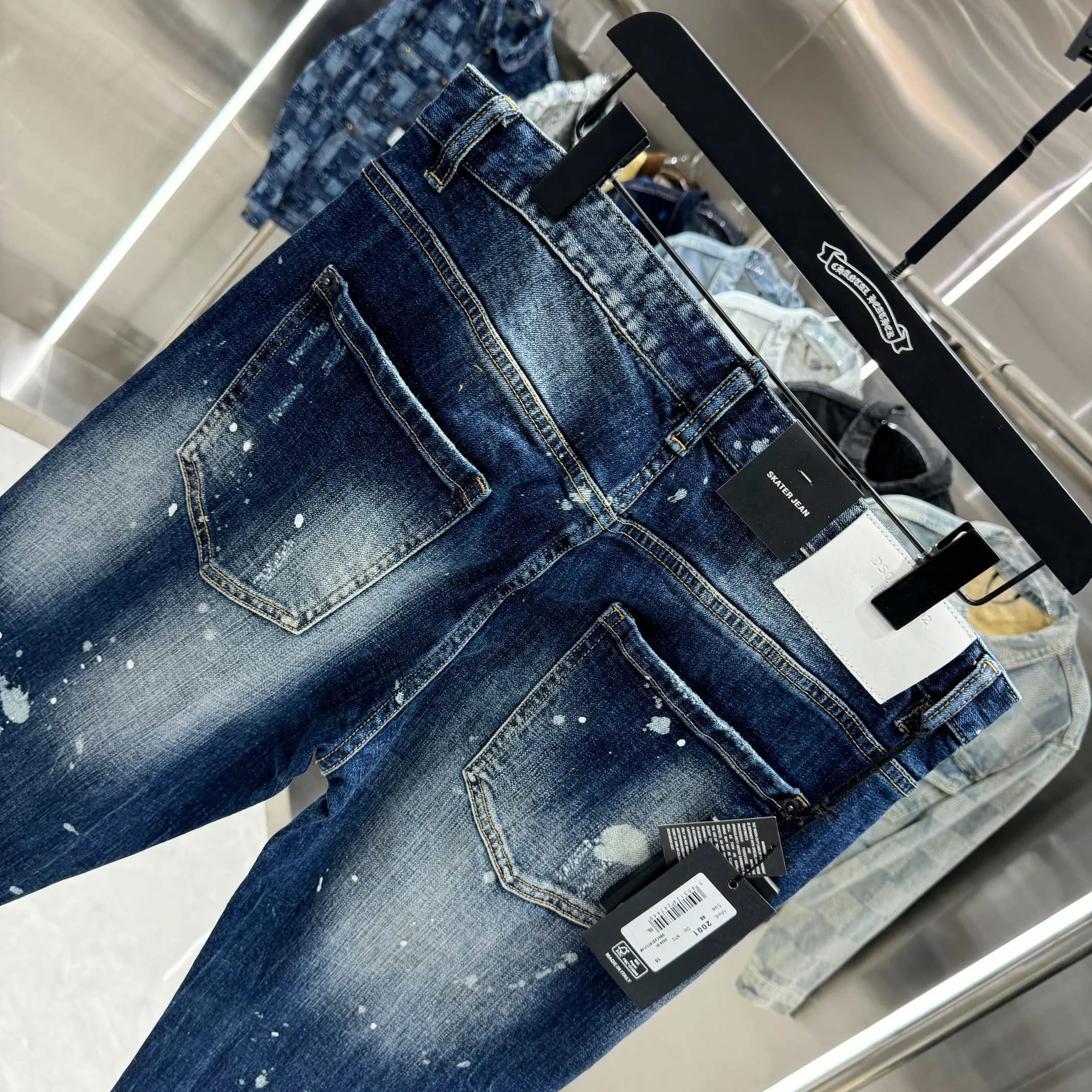 P300 DSQUARED2 graffiti hole washed craft street fashion slim fit stretch jeans color blue size 30 32 34 36 38 40