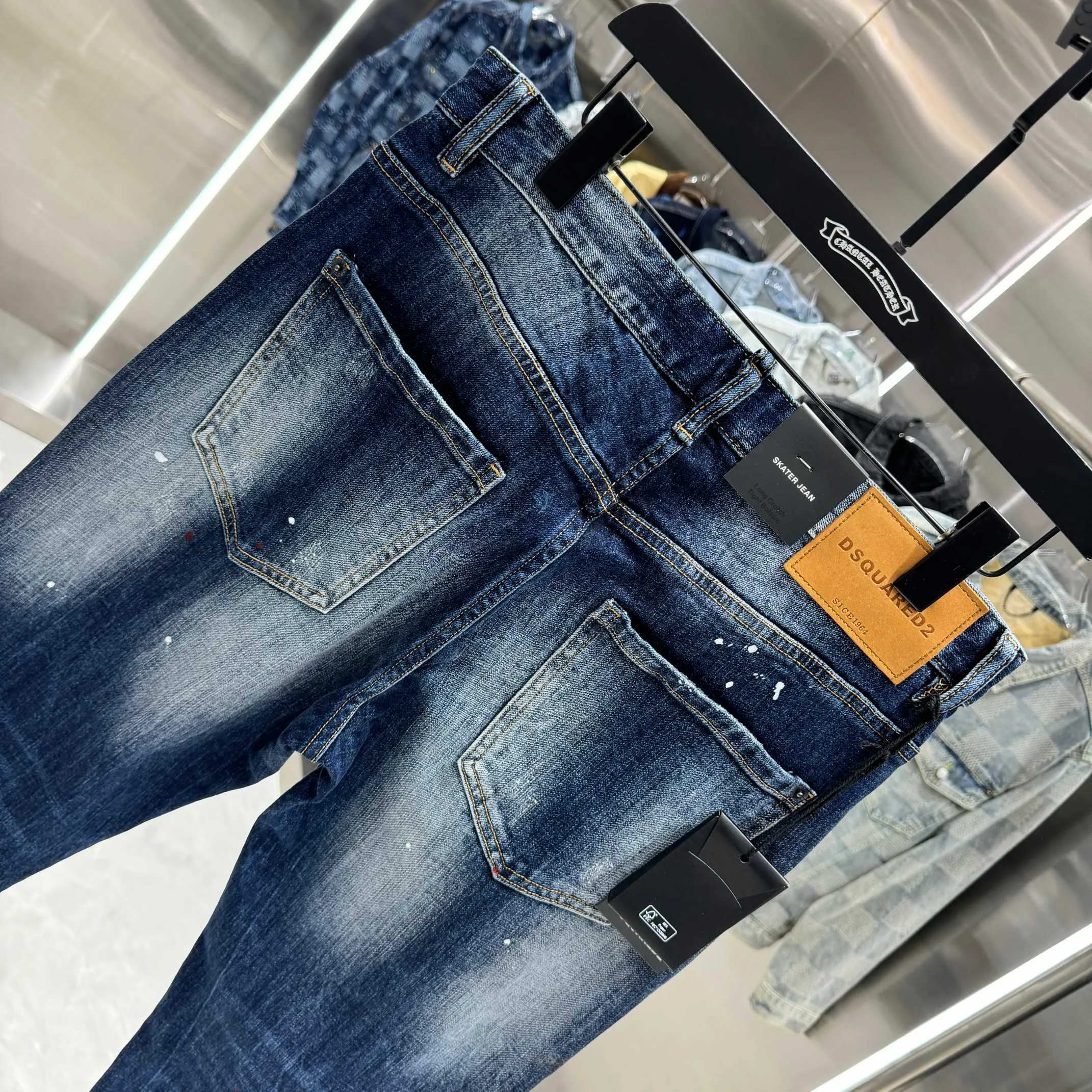 P300 DSQUARED2 graffiti hole washed craft street fashion slim fit stretch jeans color blue size 30 32 34 36 38 40