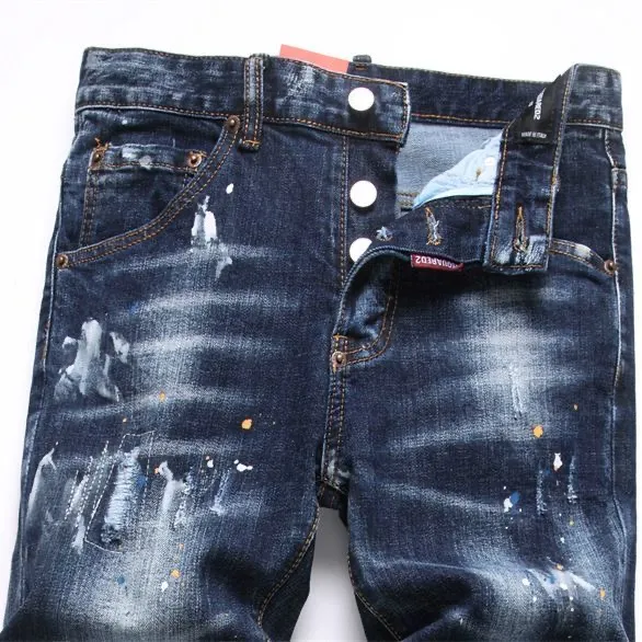 P180 D2 new embroidered men's ripped trendy jeans stretch personalized patches slim fit little feet beggar pants top-quality materials super soft high cotton washed denim fabric. Each piece of washed denim fabric costs up to three times the conventional process. The touch is extremely delicate and the texture is very good. The whole body is simple and elegant. The back pocket of the pants adopts high-end direct injection technology. It is extremely exquisite. Full score for details. Size: M-XXL
