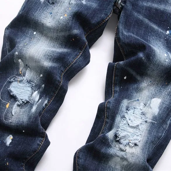 P180 D2 new embroidered men's ripped trendy jeans stretch personalized patches slim fit little feet beggar pants top-quality materials super soft high cotton washed denim fabric. Each piece of washed denim fabric costs up to three times the conventional process. The touch is extremely delicate and the texture is very good. The whole body is simple and elegant. The back pocket of the pants adopts high-end direct injection technology. It is extremely exquisite. Full score for details. Size: M-XXL