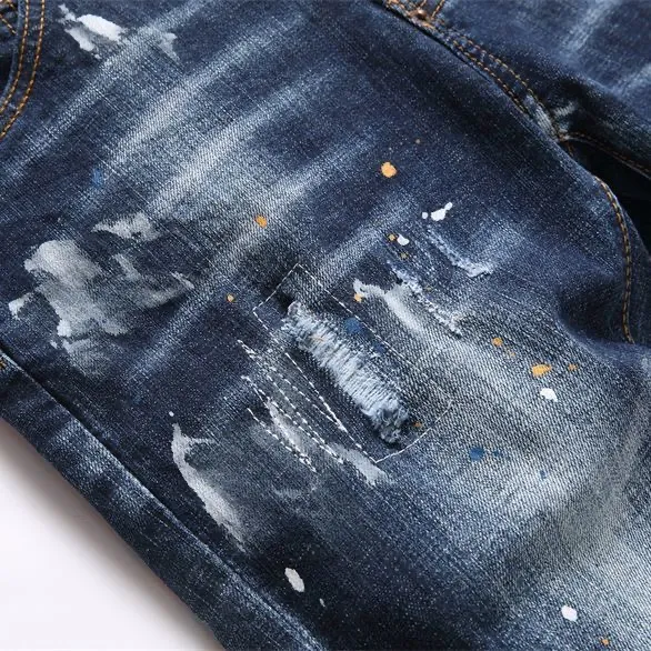 P180 D2 new embroidered men's ripped trendy jeans stretch personalized patches slim fit little feet beggar pants top-quality materials super soft high cotton washed denim fabric. Each piece of washed denim fabric costs up to three times the conventional process. The touch is extremely delicate and the texture is very good. The whole body is simple and elegant. The back pocket of the pants adopts high-end direct injection technology. It is extremely exquisite. Full score for details. Size: M-XXL