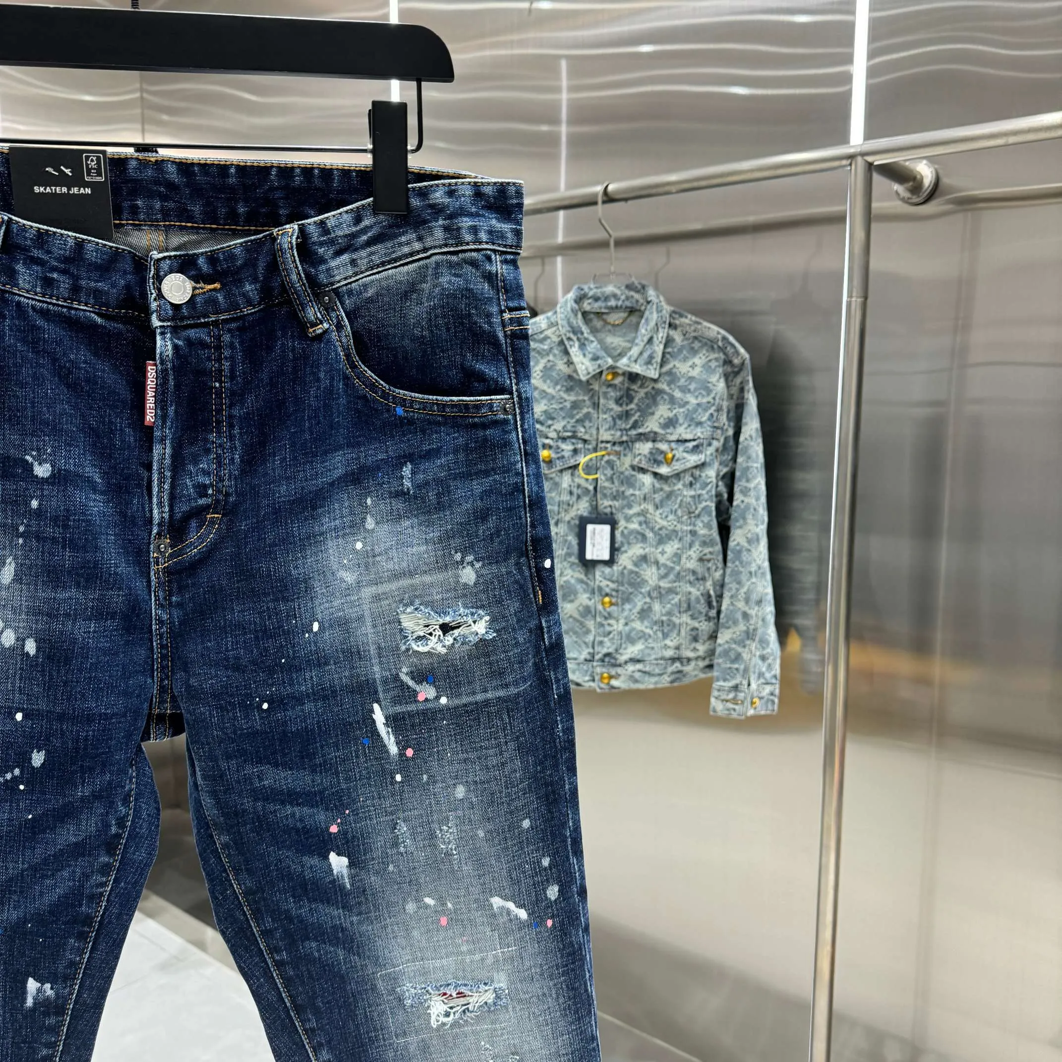 P300 DSQUARED2 Graffiti hole craft street fashion slim fit stretch jeans Color Blue Size 30 32 34 36 38 40