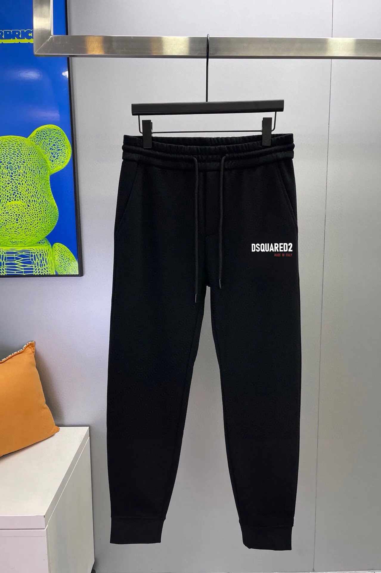 P380 💰 [DSQ2 Second Power] (Fat Man Gospel) hot-selling suit is coming. Focus on the official website original version. 2025 new hot-selling sweatshirt suit. The original order is hard to buy🇭🇰. It is the meticulous work of top designers for a fitting and perfect upper body effect. All-natural high-quality Roman cotton 100%, close-fitting comfort, noble and elegant! Original hardware embodies elegance and nobility! Counter size: M-5XL (maximum wear up to 220 pounds)