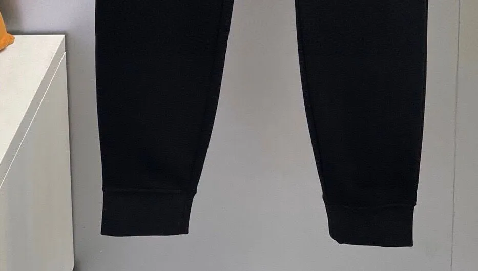 P380 💰 [DSQ2 Second Power] (Fat Man Gospel) hot-selling suit is coming. Focus on the official website original version. 2025 new hot-selling sweatshirt suit. The original order is hard to buy🇭🇰. It is the meticulous work of top designers for a fitting and perfect upper body effect. All-natural high-quality Roman cotton 100%, close-fitting comfort, noble and elegant! Original hardware embodies elegance and nobility! Counter size: M-5XL (maximum wear up to 220 pounds)