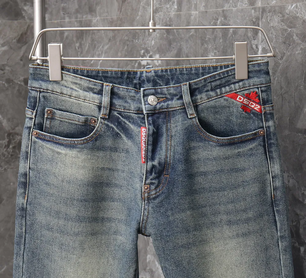 P230 Second Power 2025 Autumn and Winter European Counter New Style Super A Purchasing Level Overseas Trading Company Order Source, Top Original High-end Men's Customized Fashion Slim Small Straight Jeans 2818 Color: Heavy craftsmanship, fried sand and water, picture color Size: 29-40 Fabric: Denim washed jeans! Luxurious experience. Customer-supplied trade channel. The simple and charming classic trousers are made of customer-supplied denim. The texture is thick, comfortable and breathable. The cutting of high-quality craftsmanship is top-notch, and the overall design is very exquisite. The cuffing design on the inside and outside is perfect, and the use of poly-strand mechanical needle edge banding technology highlights the brand's luxurious inner charm. The brand logo is full and thick, and the chiseled buttons are thick and rigorous, bringing a new fashion taste to this ordinary trousers!  Excipients: Complete with three standards