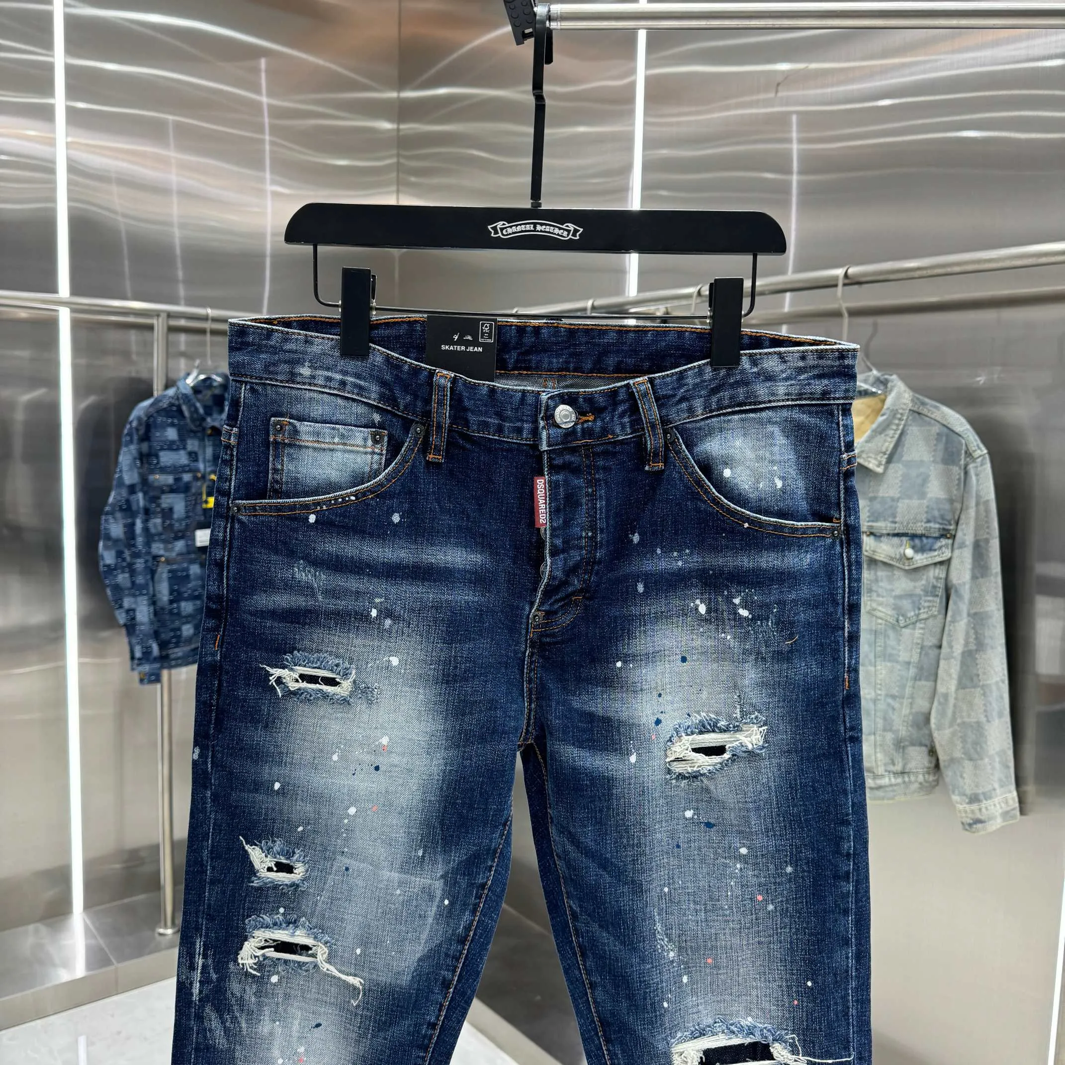 P300 DSQUARED2 graffiti hole washed craft street fashion slim fit stretch jeans color blue size 30 32 34 36 38 40