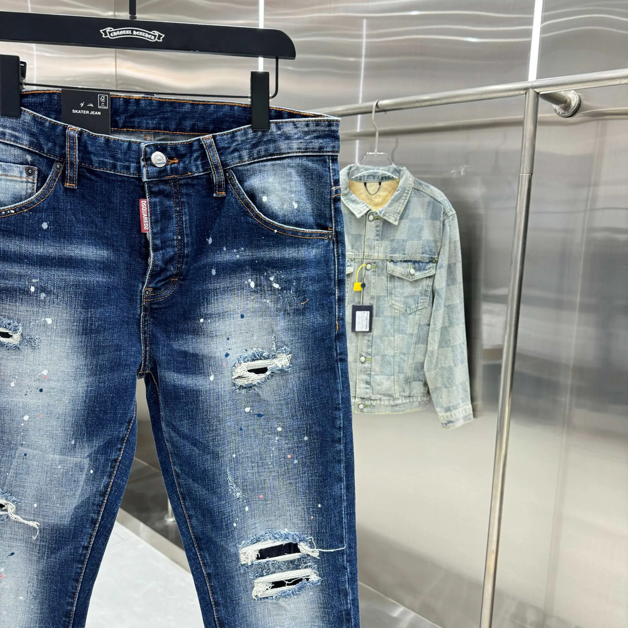 P300 DSQUARED2 graffiti hole washed craft street fashion slim fit stretch jeans color blue size 30 32 34 36 38 40