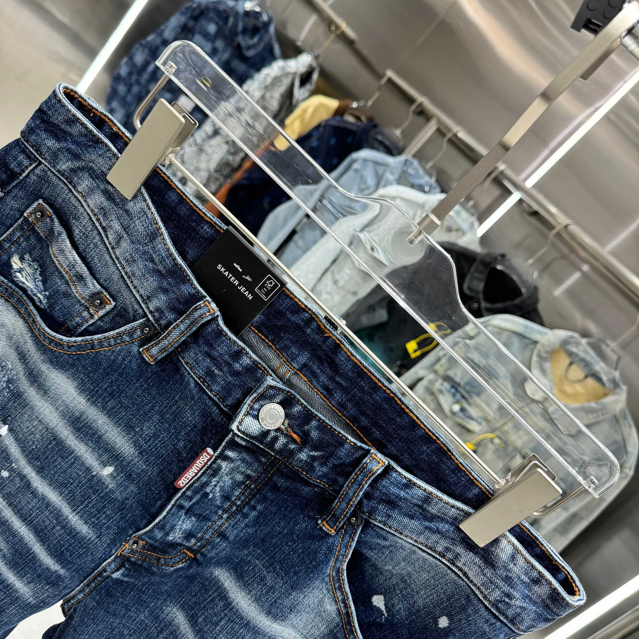 P300 DSQUARED2 graffiti hole washed craft street fashion slim fit stretch jeans color blue size 30 32 34 36 38 40