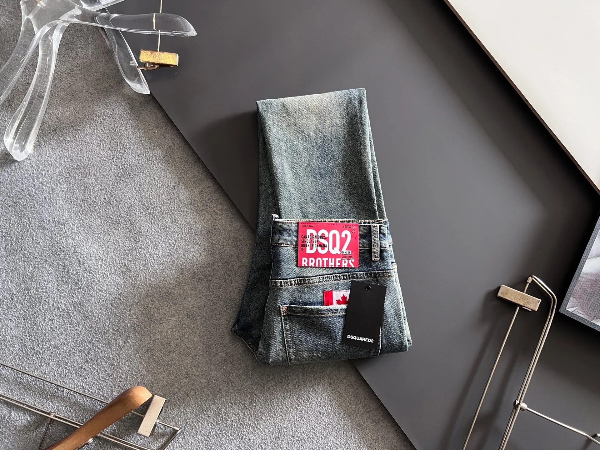 P240) D2*, heavy-duty washed casual jeans, imported original washed stretch fabric, comfortable and elastic, unique design, super correct fit, comfortable and breathable, extremely high grade, counter quality, handsome upper body, code number: 29-40