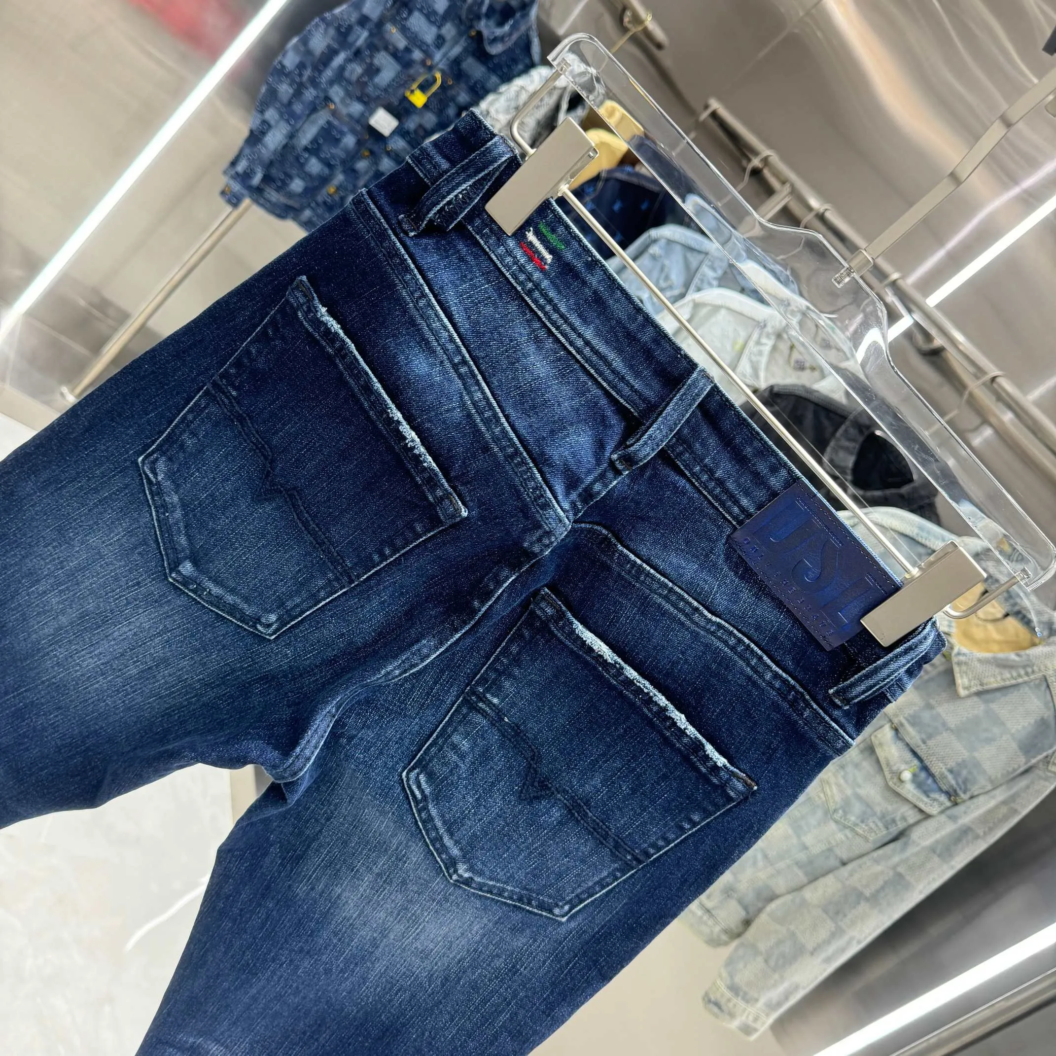 P300 DSQUARED2 Heavy-duty washed craft street fashion slim fit stretch jeans Color Blue Size 30 32 34 36 38 40