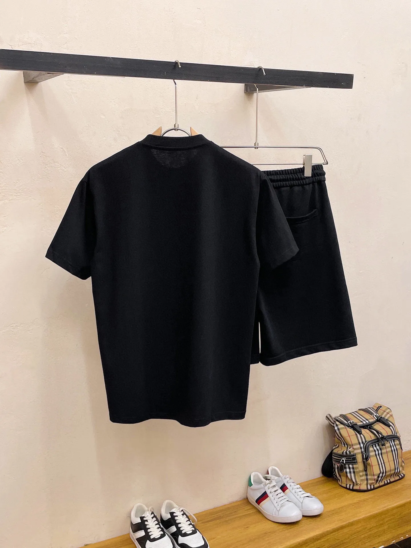 P280 brand [DSQ2 second power] 2025 new men’s short-sleeved shorts suit! Synchronous sales on the official website! High-end version on the market! It feels delicate and soft! Make you more comfortable to wear! The draped silhouette is awesome! Size: M-5XL (please state your height and weight when placing an order)