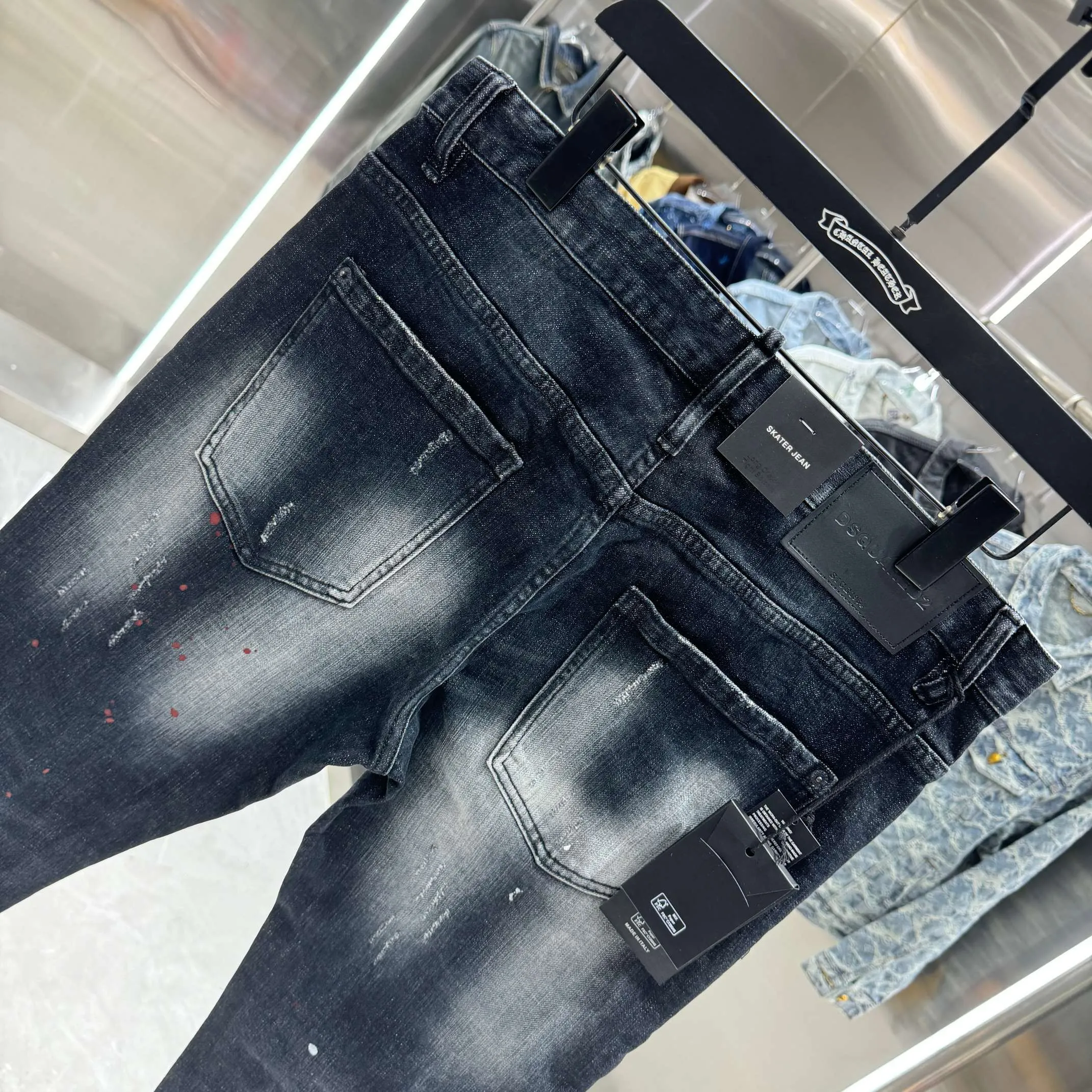 P300 DSQUARED2 Graffiti hole craft street fashion slim fit stretch jeans Color Black Size 30 32 34 36 38 40