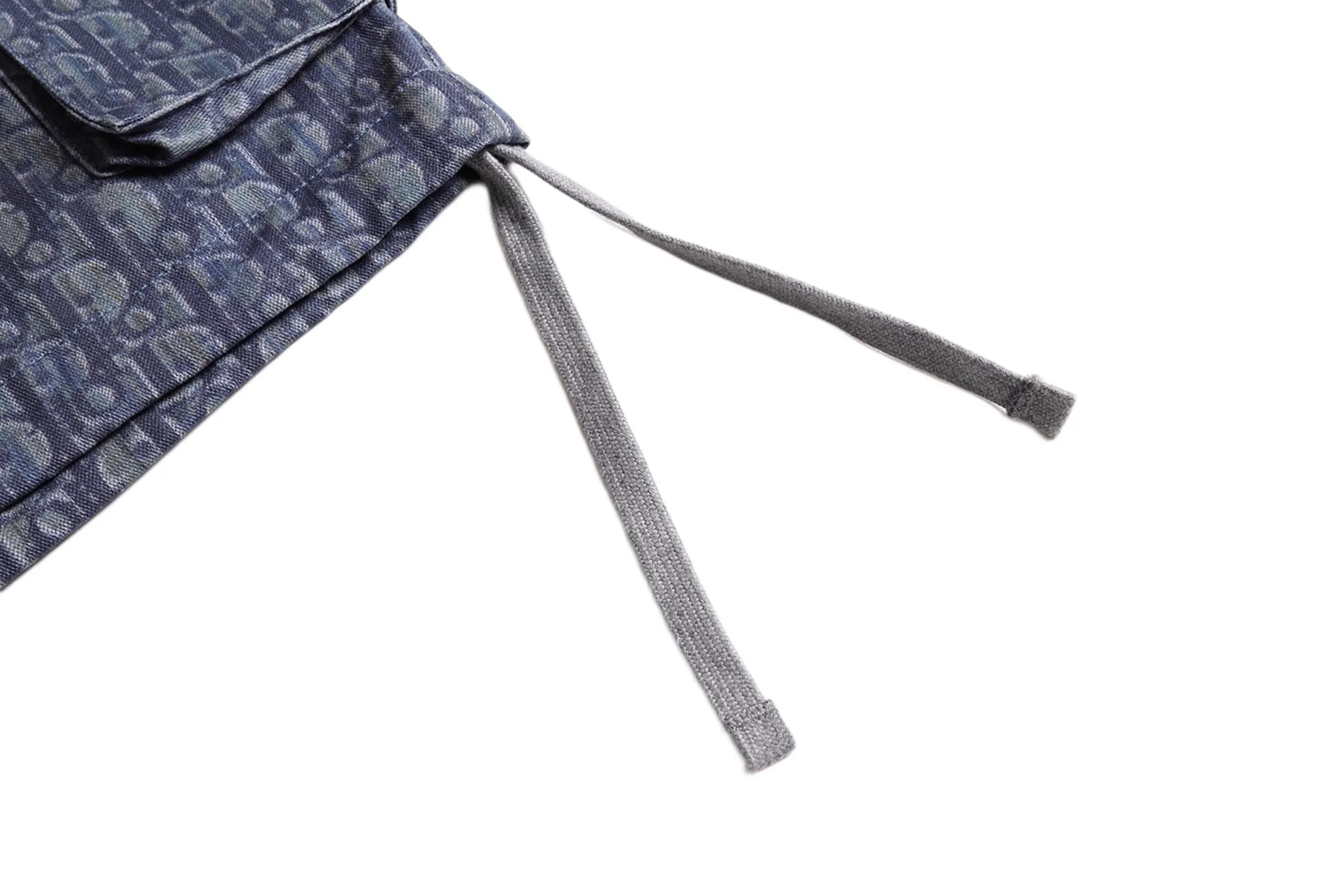 🅿️530 [Exclusive supply] CD full-print cotton double-pocket cargo shorts. Original purchase and development for 17500. The fabric is made of customized twill cotton 10*10 cotton (different from market fabrics), cloth printing, positioning cutting bed, customized leather label, customized I-buckle, customized rope, customized trademark Size: 46.48.50.52