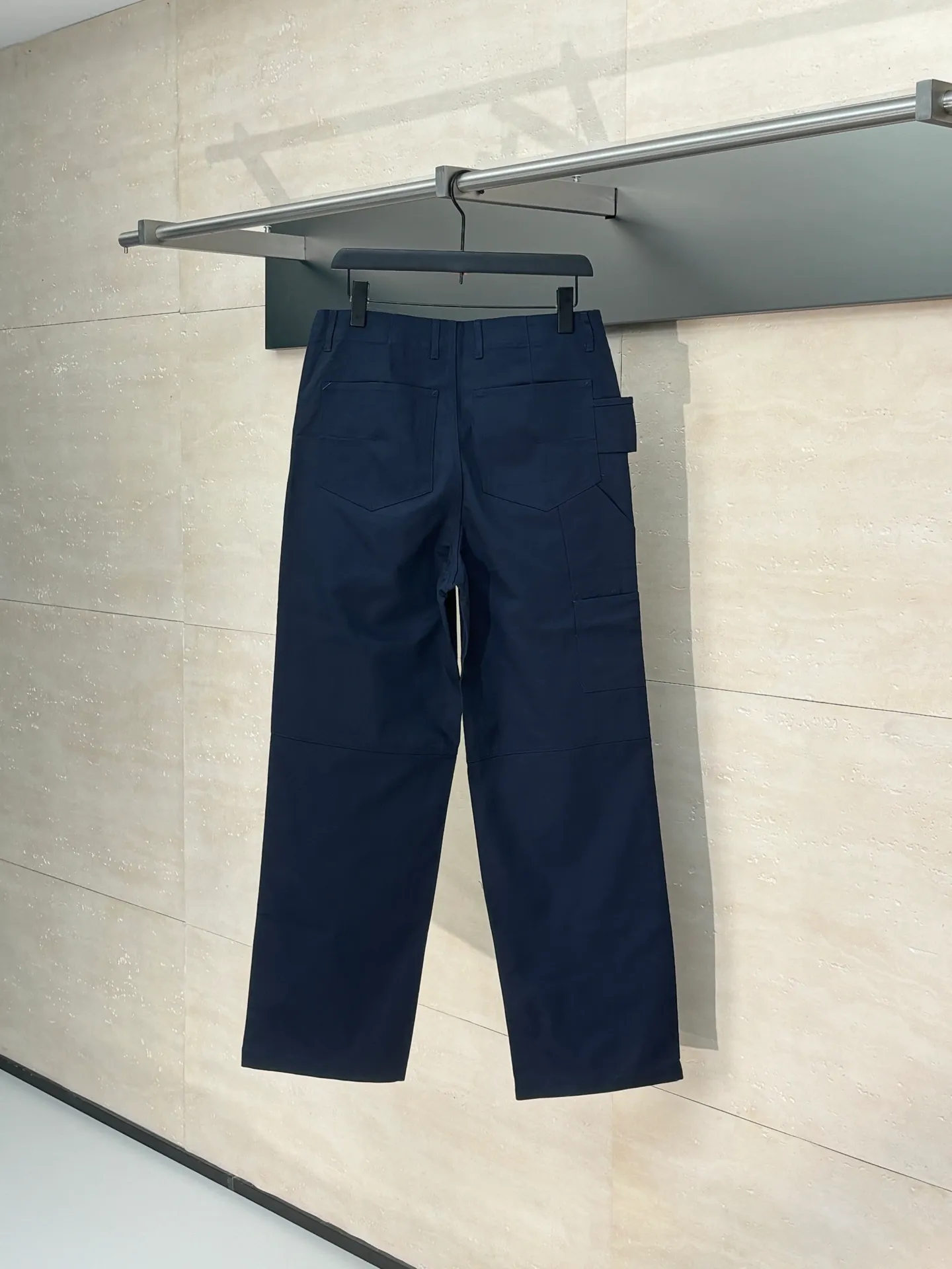 🅿️520 Dio*/Dior 25FW early autumn new cotton straight overalls, front splicing and hem cd letter embroidery, front and rear patch pockets, metal lettering accessories buttons, simple design size Size: S/M/L/XL