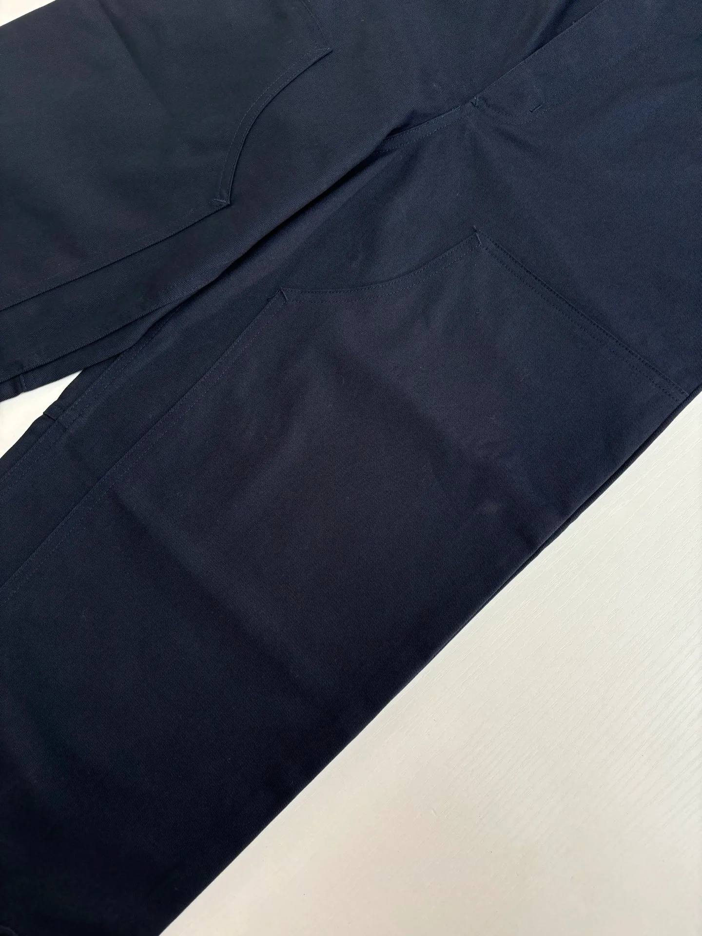 🅿️520 Dio*/Dior 25FW early autumn new cotton straight overalls, front splicing and hem cd letter embroidery, front and rear patch pockets, metal lettering accessories buttons, simple design size Size: S/M/L/XL