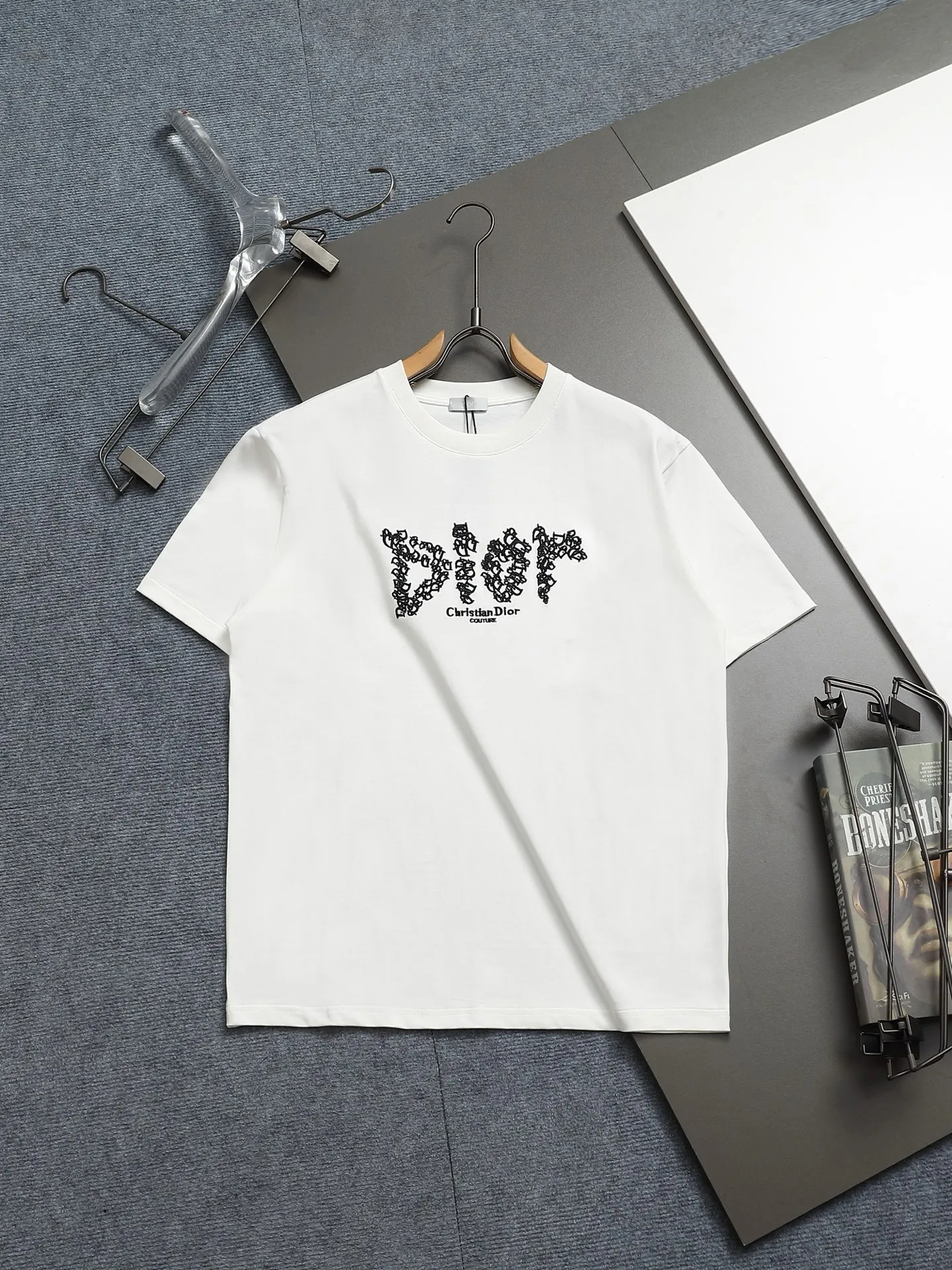 🅿️170 DIOR Dior 2025 SS spring and summer new short-sleeved T-shirt with letter embroidery design, made of 240g double-ply double yarn cotton fabric. The fabric has been washed and treated to make it more comfortable to the touch. Complete with three labels. Color: White Black Size: XS-L