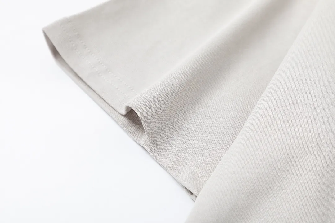 🅿️170 Dior Dior joint stone island series 2025 new three-dimensional silicone letter logo Uniform short-sleeved T-shirt for men and women ·Customized 280 grams of 100% double yarn pure cotton fabric ·Defined dyeing of 32 double-strand threads ·Laser three-dimensional convex glue technology ·Collar label, hangtag, main mark and three labels complete Color: Gray Size: XS S M L