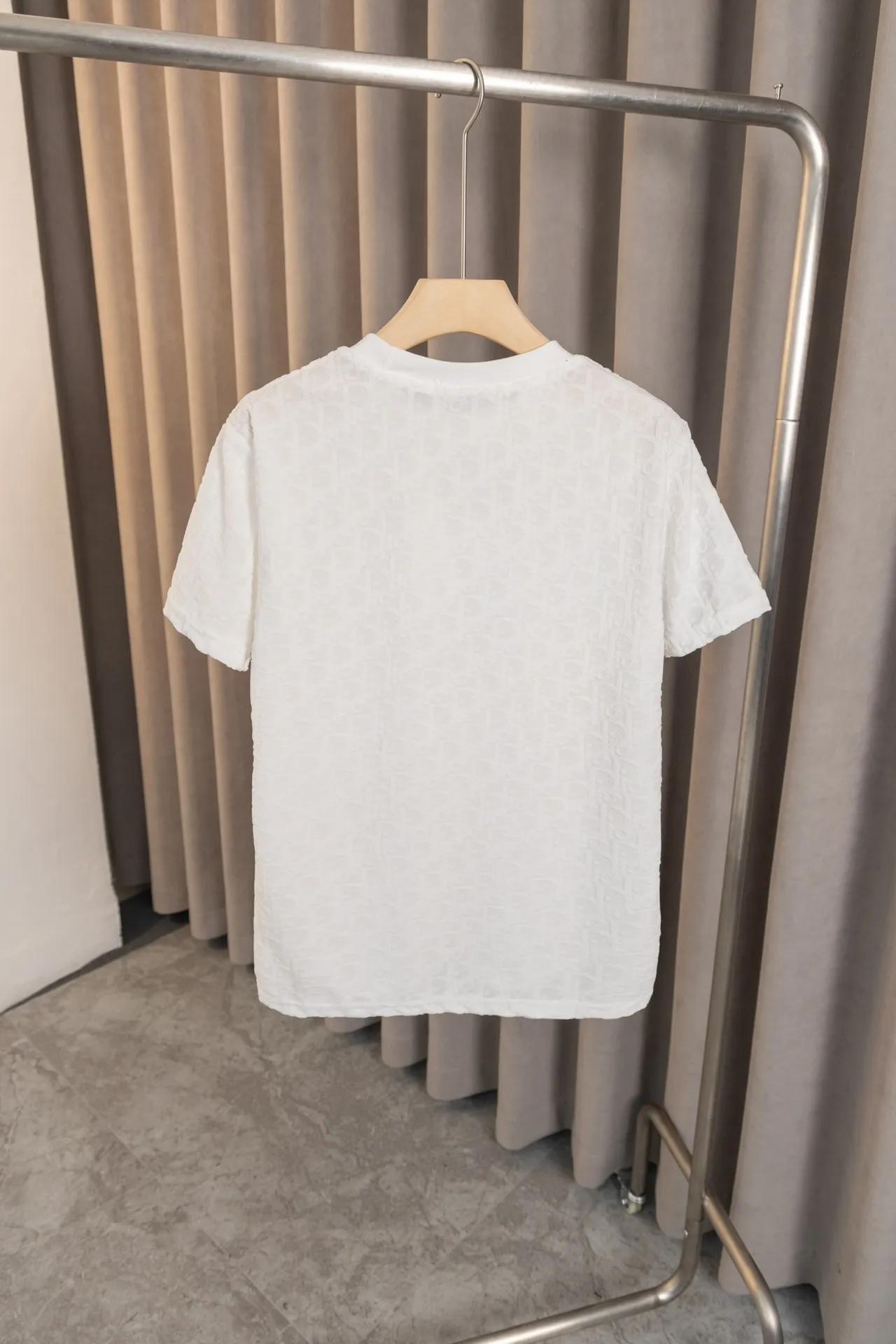 🅿️136 T2113 Dior's new T-shirt in 24ss, a super hit item🔥 Made of 280 jacquard fabric, the logo letters all over the body are eye-catching, and the embellishments are eye-catching! Very inclusive! Couple model Color: black, white, blue, size: M～3XL