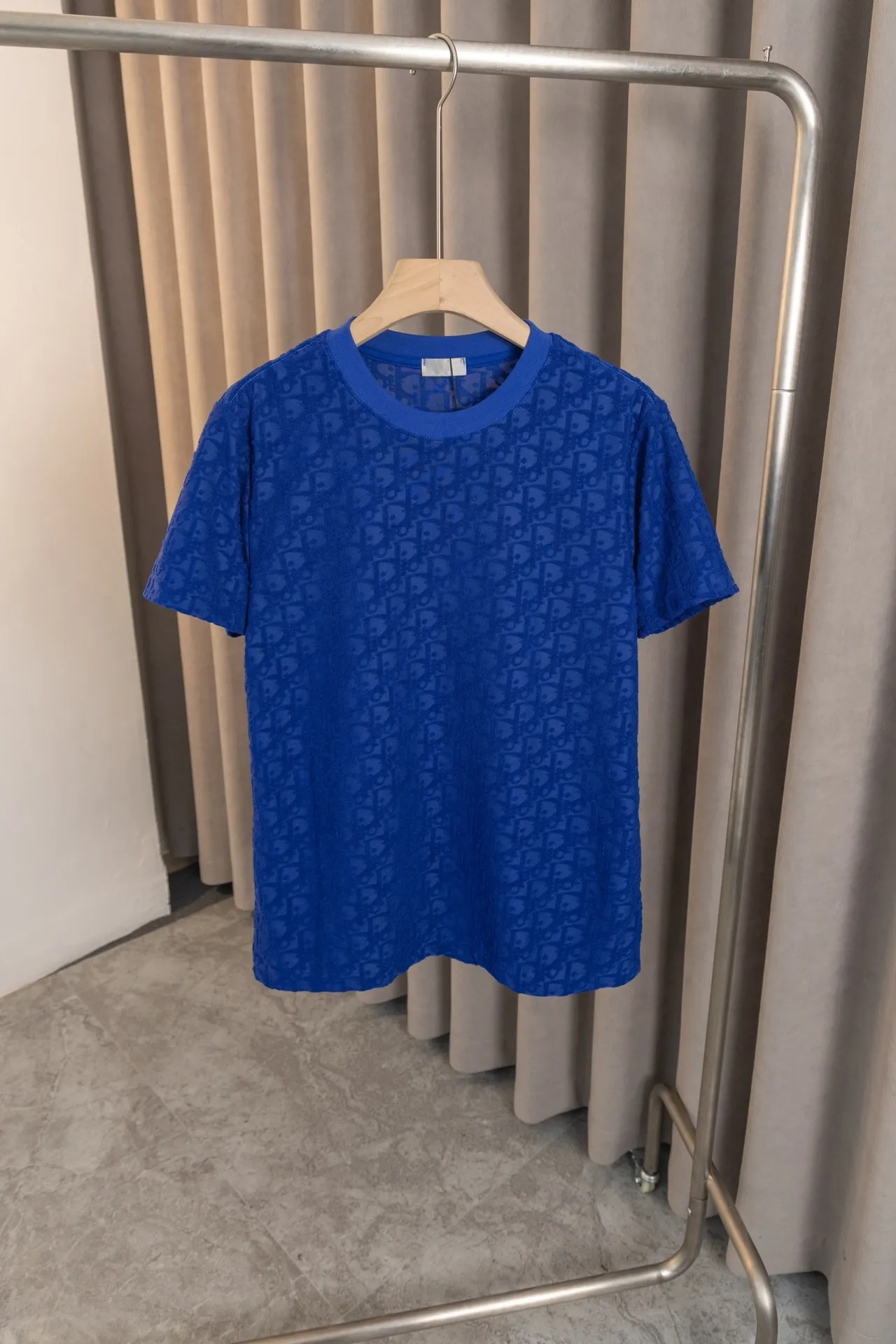 🅿️136 T2113 Dior's new T-shirt in 24ss, a super hit item🔥 Made of 280 jacquard fabric, the logo letters all over the body are eye-catching, and the embellishments are eye-catching! Very inclusive! Couple model Color: black, white, blue, size: M～3XL