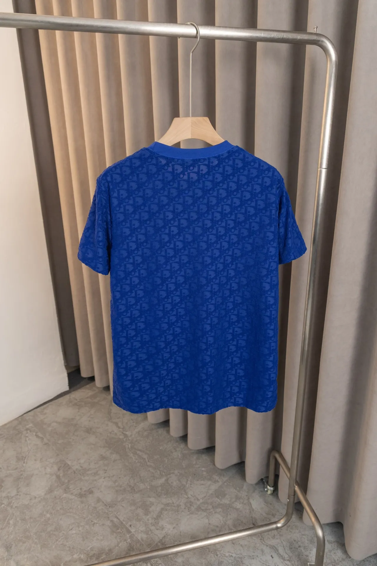🅿️136 T2113 Dior's new T-shirt in 24ss, a super hit item🔥 Made of 280 jacquard fabric, the logo letters all over the body are eye-catching, and the embellishments are eye-catching! Very inclusive! Couple model Color: black, white, blue, size: M～3XL