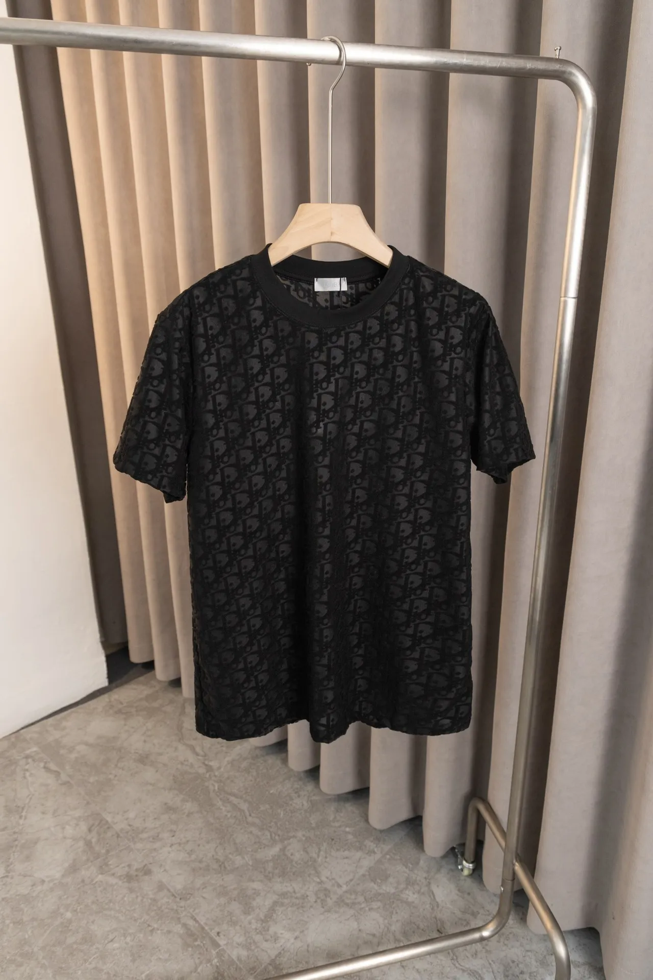 🅿️136 T2113 Dior's new T-shirt in 24ss, a super hit item🔥 Made of 280 jacquard fabric, the logo letters all over the body are eye-catching, and the embellishments are eye-catching! Very inclusive! Couple model Color: black, white, blue, size: M～3XL