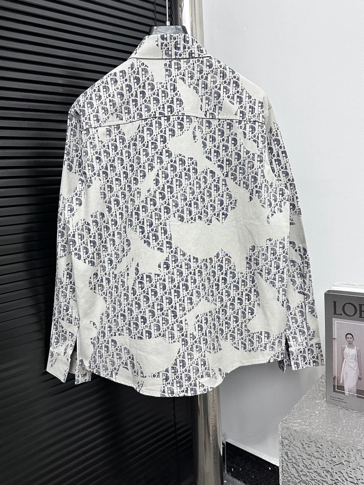 🅿️270 【Dior】Dior’s new classic logo printed graffiti washed denim shirt for men and women, casual tops and jackets! The fabric adopts imported printing machine batch printing process technology, perfect control, different from other versions in the market, very high-quality fabric! Size: S M L XL