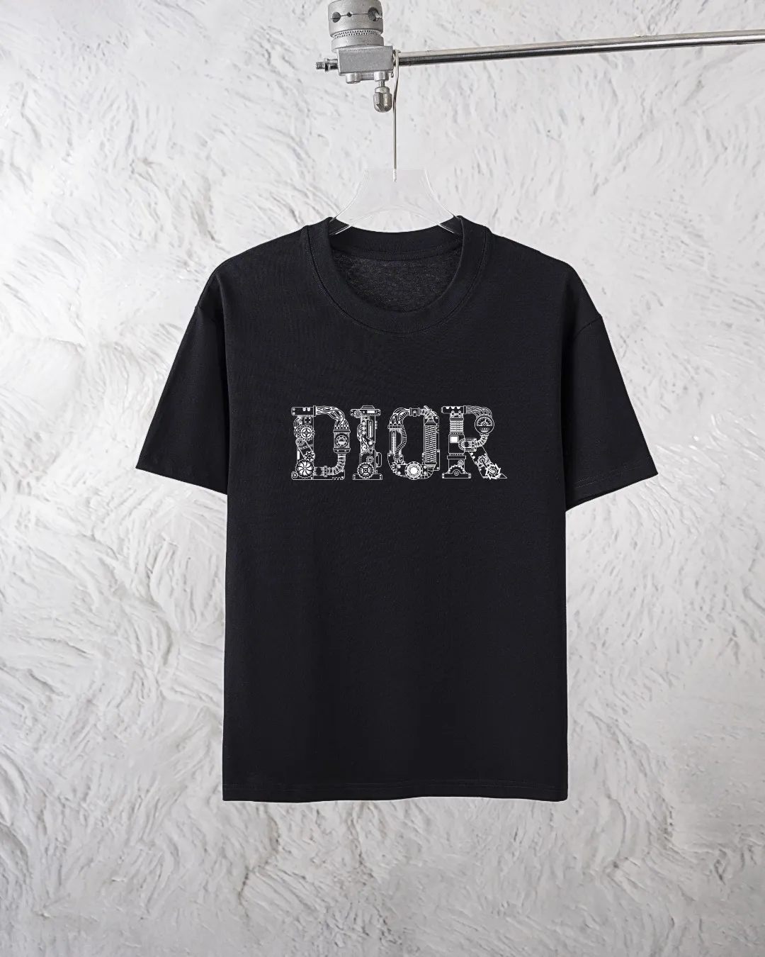 🅿️300 Dior Exclusively provides new trendy men’s fashionable round neck short-sleeved shorts suits, trendy and fashionable casual short-sleeved suits! It has high breathability and comfort, impeccable details, and brand element design concept, reflecting high quality. It presents a casual cut and the upper body shape is great! Material: 260g double yarn pure cotton short sleeves + 360g pure cotton terry shorts Size: S-XXL 🔥 (please state your height and weight when placing an order)