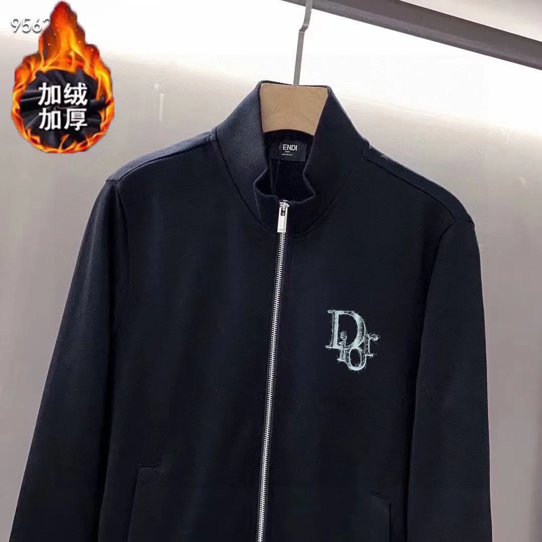 🅿️460 brand [DIOR Dior] (velvet and thickened) 2025 autumn and winter new product, celebrities' favorite fashion-flavored casual suit, clean and neat tailoring, full of urban style. Made of high-quality customized fabrics, the inner warmth is excellent, the hand feels soft and dry, and the upper body effect is crisp and stylish. The three-dimensional cutting process and the pattern are all of high standards, and the silhouette version has the right benefits! It is not tight at all, and you feel good when you put it on. So many top-quality raw materials create high-end products with unparalleled value. It is the first choice for high-end fashion people. (Size: M-4XL can wear up to 200 pounds)