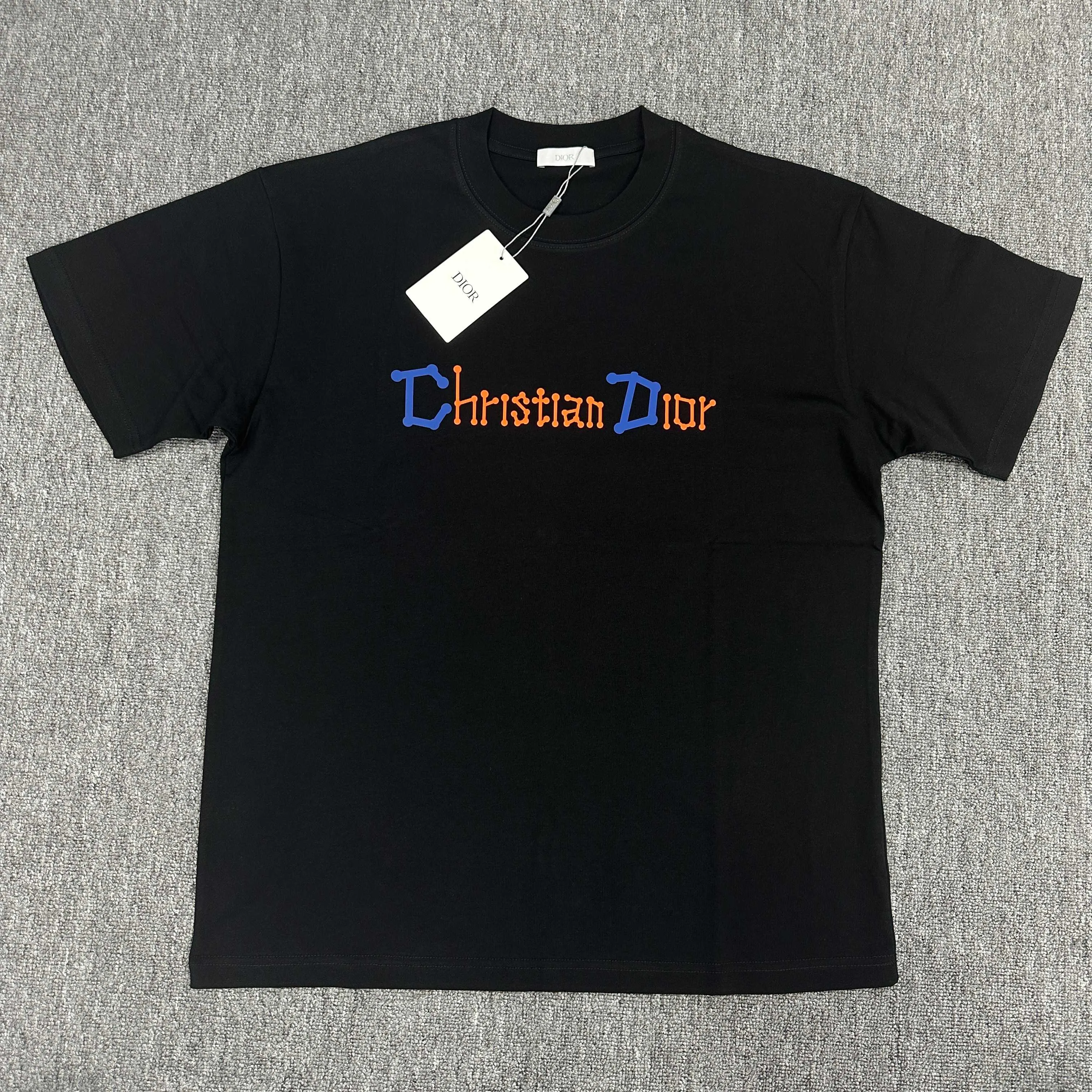 🅿️180 Dio* Christian Dior 2025 spring and summer new style Classic letter thick plate three-dimensional silicone technology Simple and elegant Customized double yarn plain cotton fabric Short-sleeved T-shirt Unisex Color: Black White Size: S (90-130 pounds) M (120-150 pounds) L (140-165 pounds) XL (160-180 pounds) XXL (180-210 pounds)